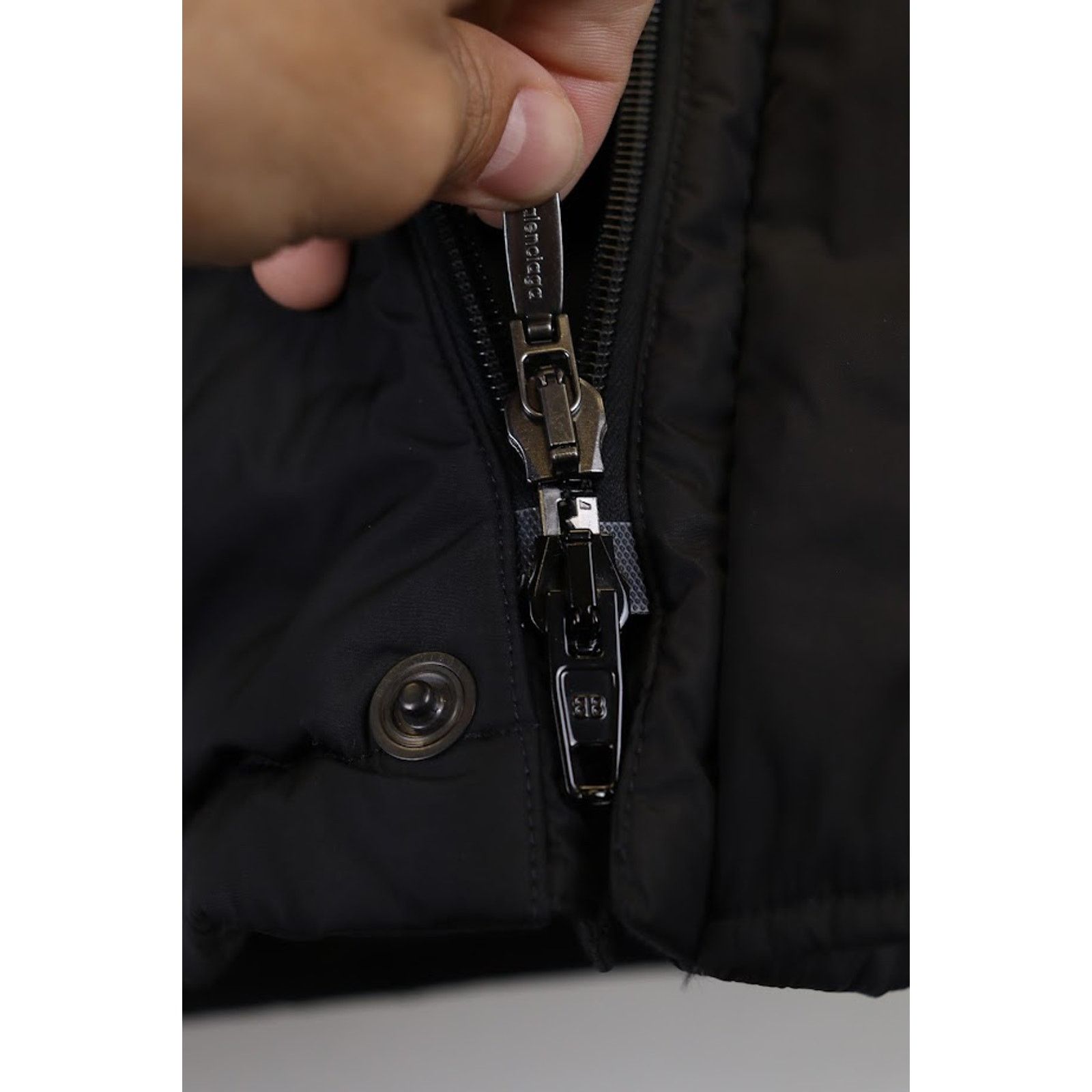 Adidas × Balenciaga o1rshd1 Puffer Jacket in Black Size US L / EU 52-54 / 3 - 11 Thumbnail