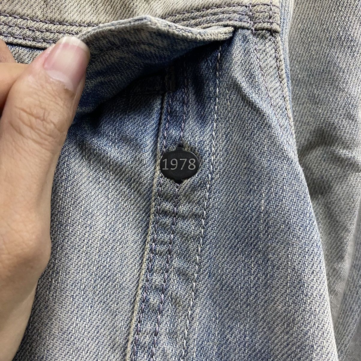 Diesel VINTAGE Diesel washed denim trucker jacket Size US S / EU 44-46 / 1 - 9 Thumbnail