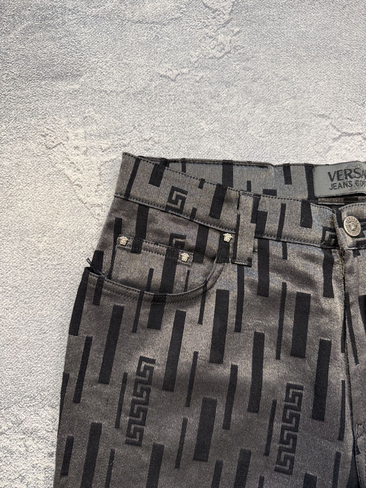 Versace Vintage Versace Pants 90s Jeans Black Logo On Pocket Y2K Size US 31 - 5 Thumbnail