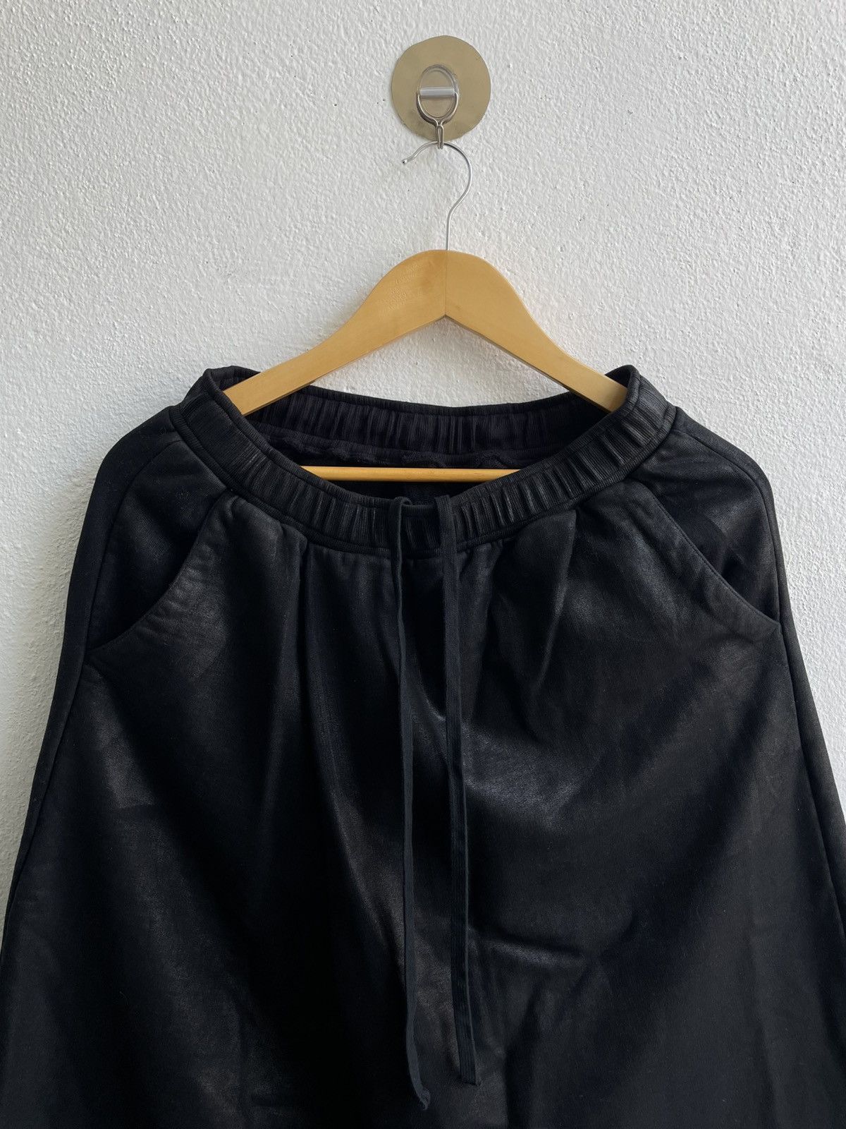 Julius JULIUS 7 "FW2021 SAMPLE" Waxed Baggy Wide Pants Size US 30 / EU 46 - 3 Thumbnail