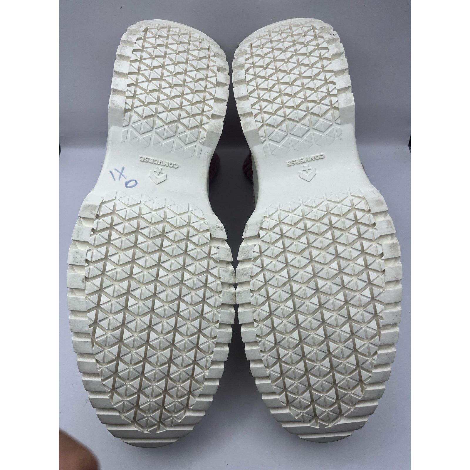 Converse Converse Chuck Taylor All Star Lugged 2.0 Velour Platform Size US 11.5 / IT 41.5 - 7 Thumbnail