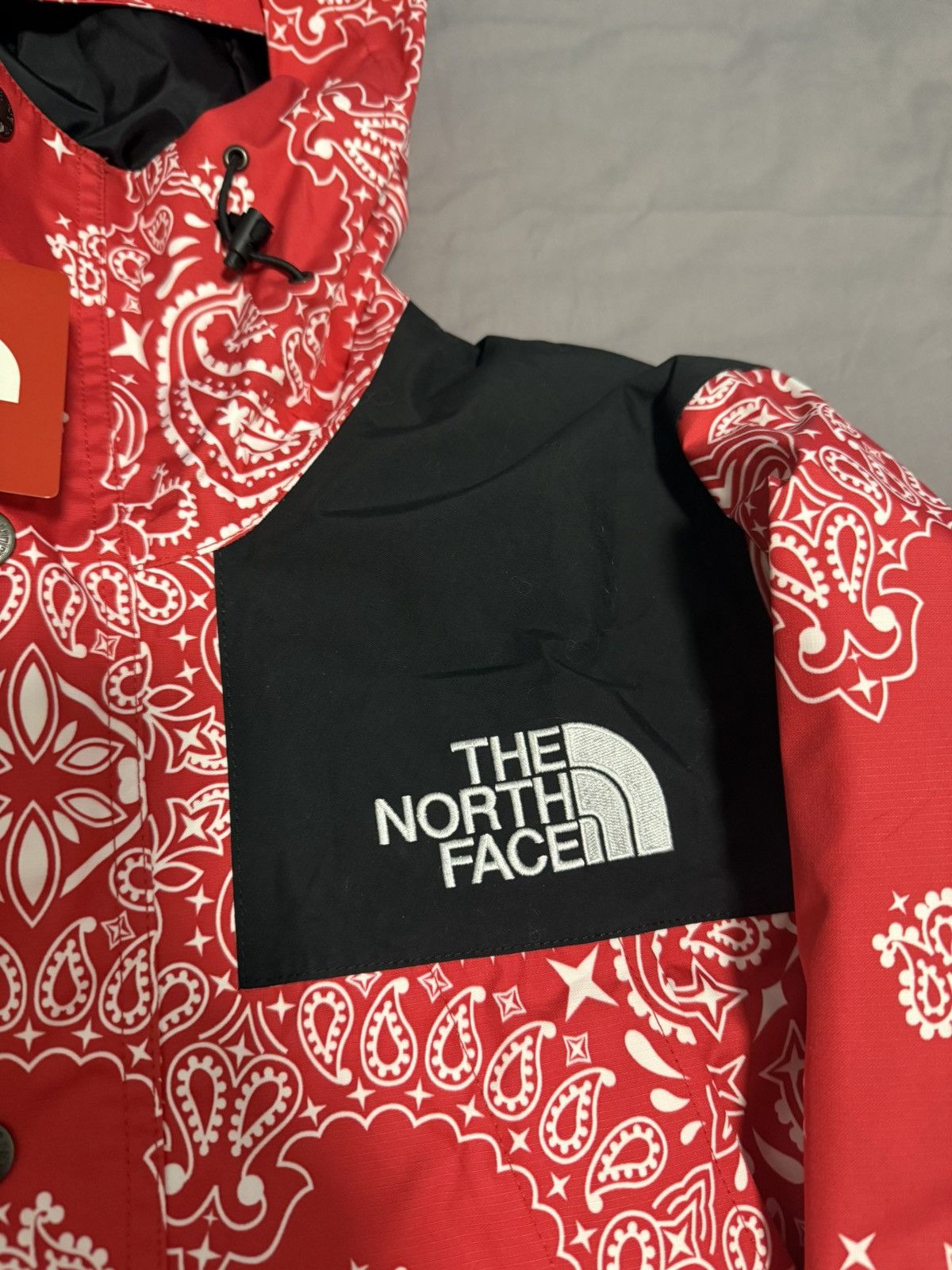 Supreme × The North Face Supreme tnf north face Red bandana Paisley mountain Jacket Size US S / EU 44-46 / 1 - 7 Thumbnail