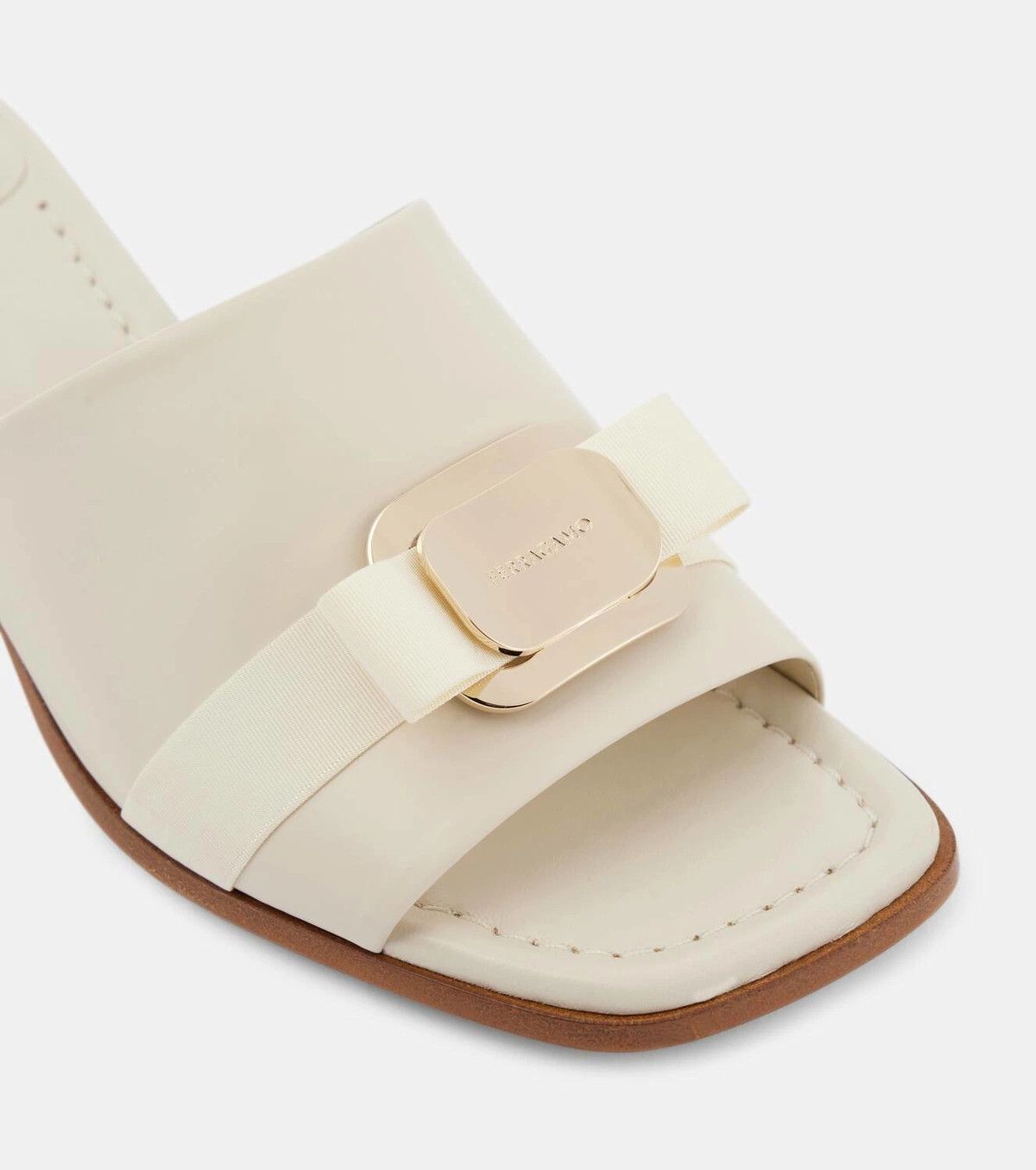 Salvatore Ferragamo o1s1rm0526 Zelie Nappa Leather Mules in Off-White Size US 7 / IT 37 - 7 Thumbnail