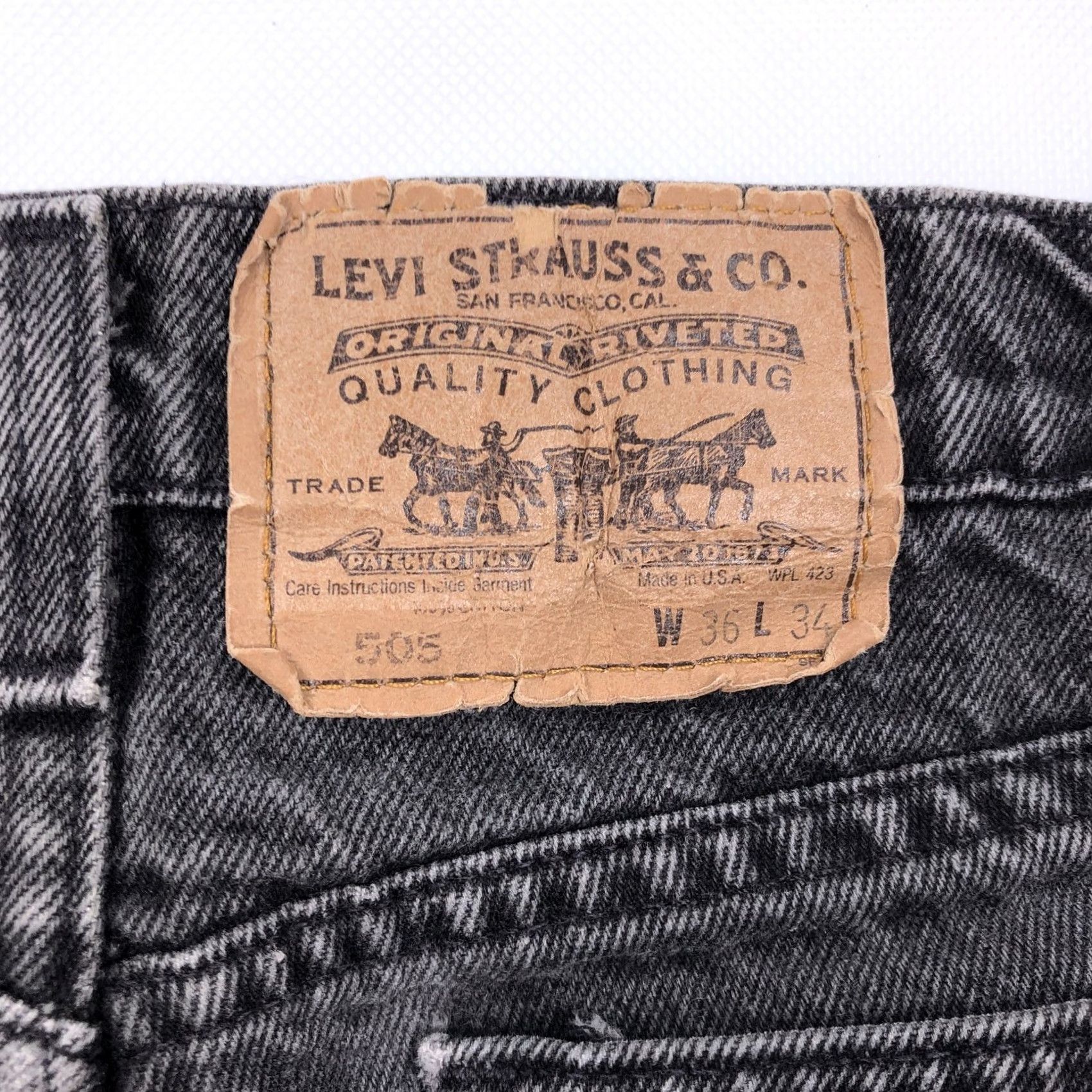 Levi's VINTAGE Levi's 505 Jeans Men 34x32 Black Denim 80s USA Made Regular Straight 5-Pocket Classic Retro Mens Size US 36 / EU 52 - 4 Thumbnail