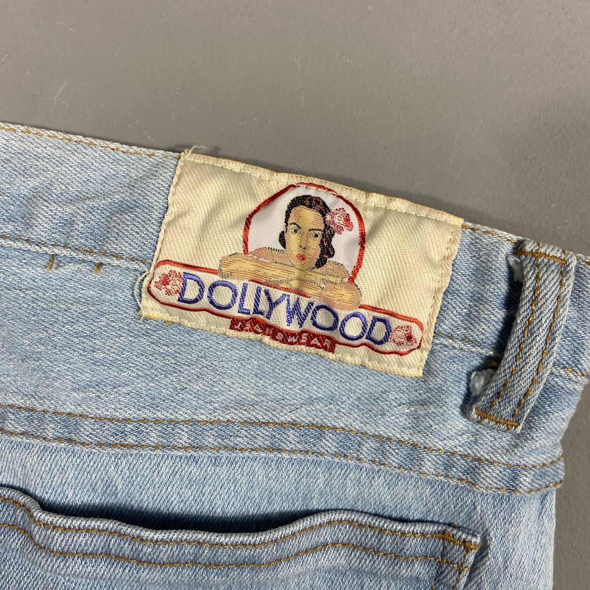 Vintage Vintage Dollywood High-Waist Light Blue Denim Jeans Size US 36 / EU 52 - 3 Thumbnail