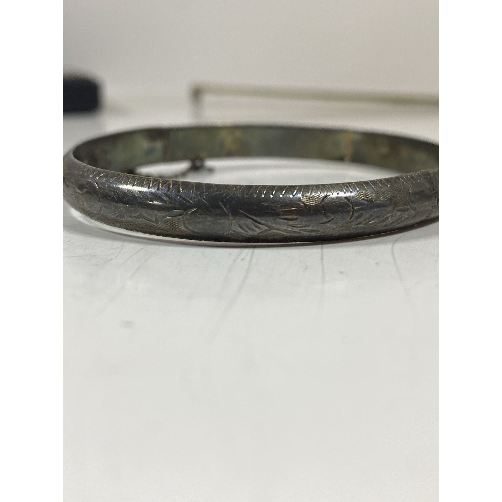 Other Vintage Silver Toned Etched Bangle Bracelet w/ Safety Chain Size ONE SIZE - 7 Thumbnail