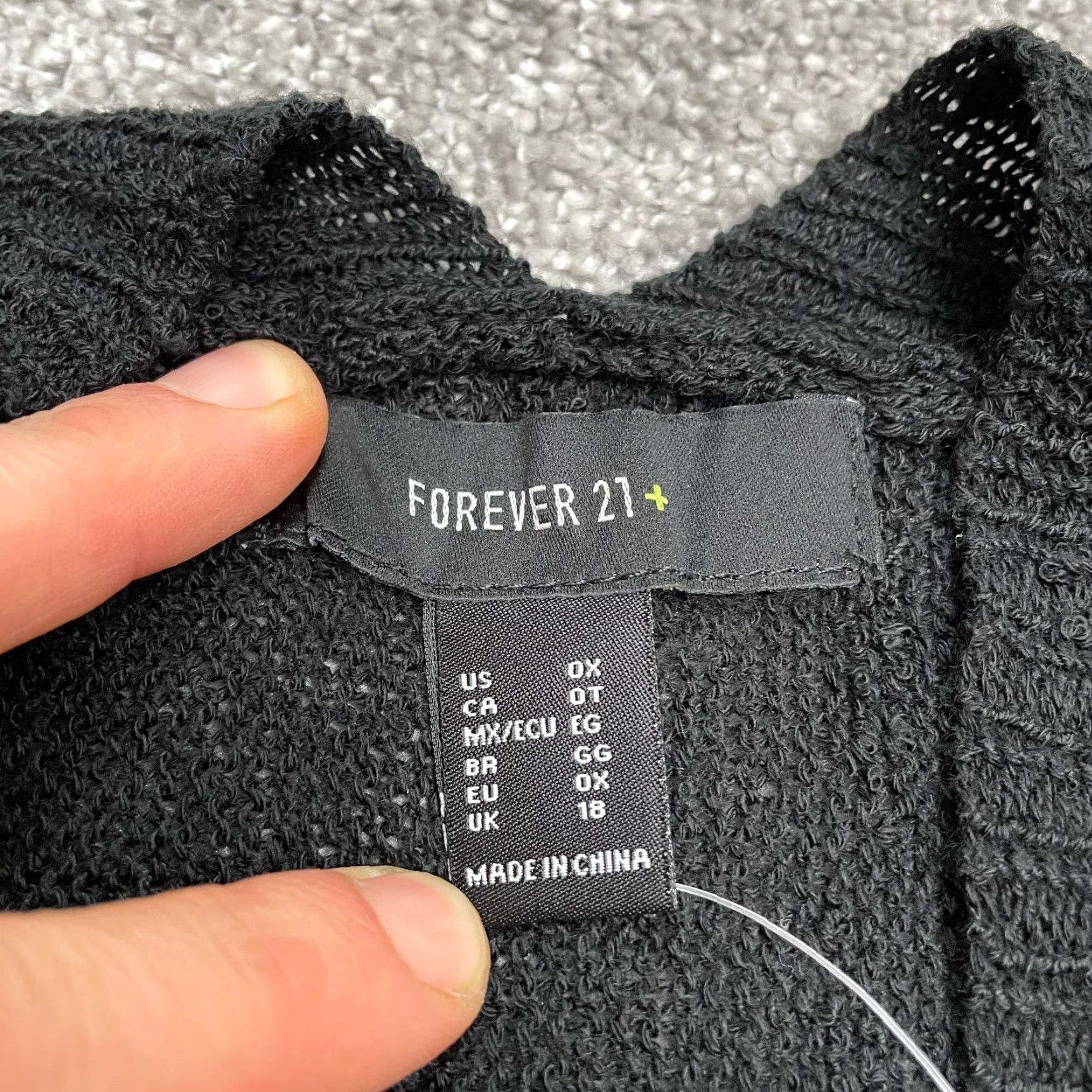 Forever 21 FOREVER 21 Cardigan Sweater Womens 0X Black Short Sleeve Dolman Open Knit Logo Size XL / US 12-14 / IT 48-50 - 4 Thumbnail
