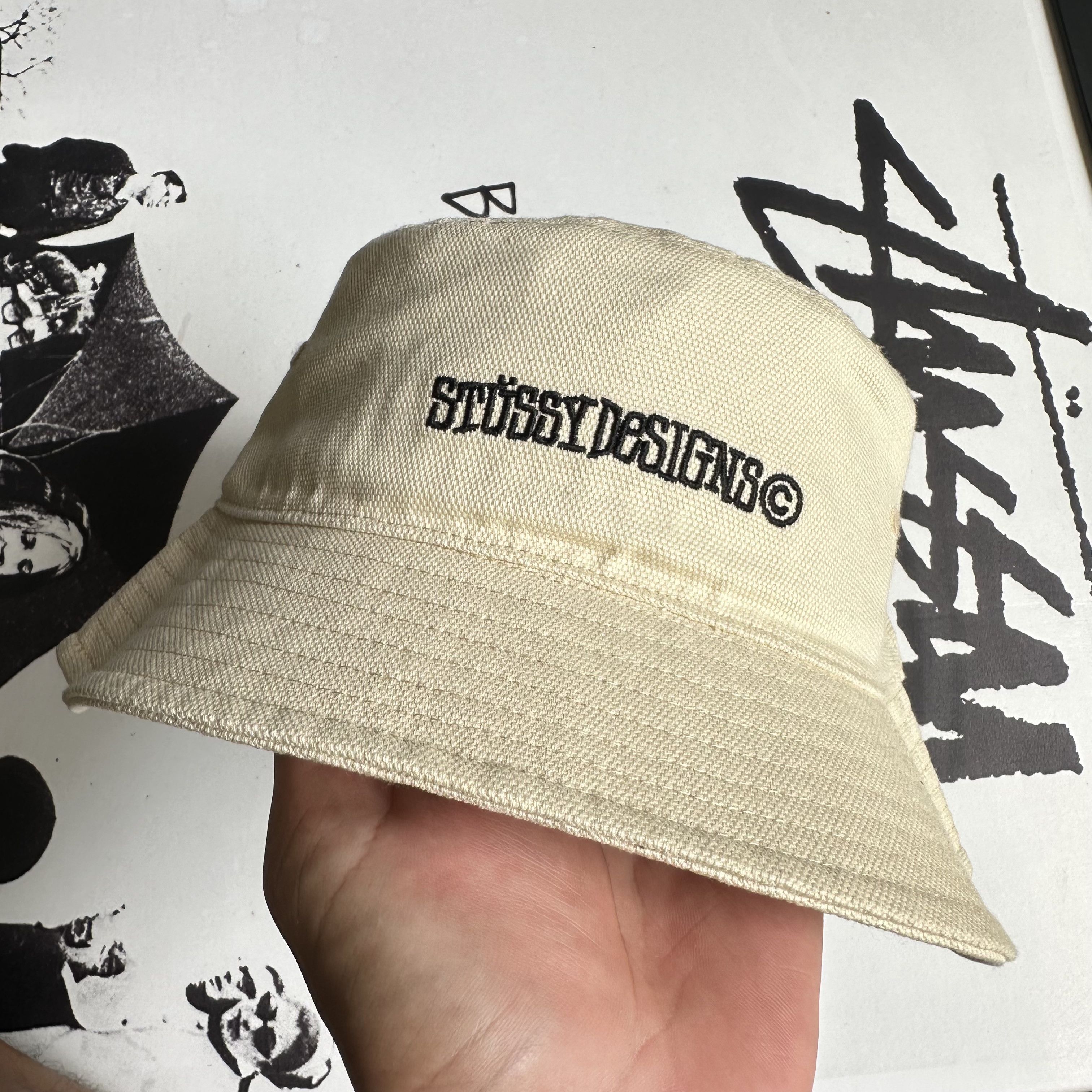 STUSSY CANVAS WIDE BRIM BUCKET HAT L/XL