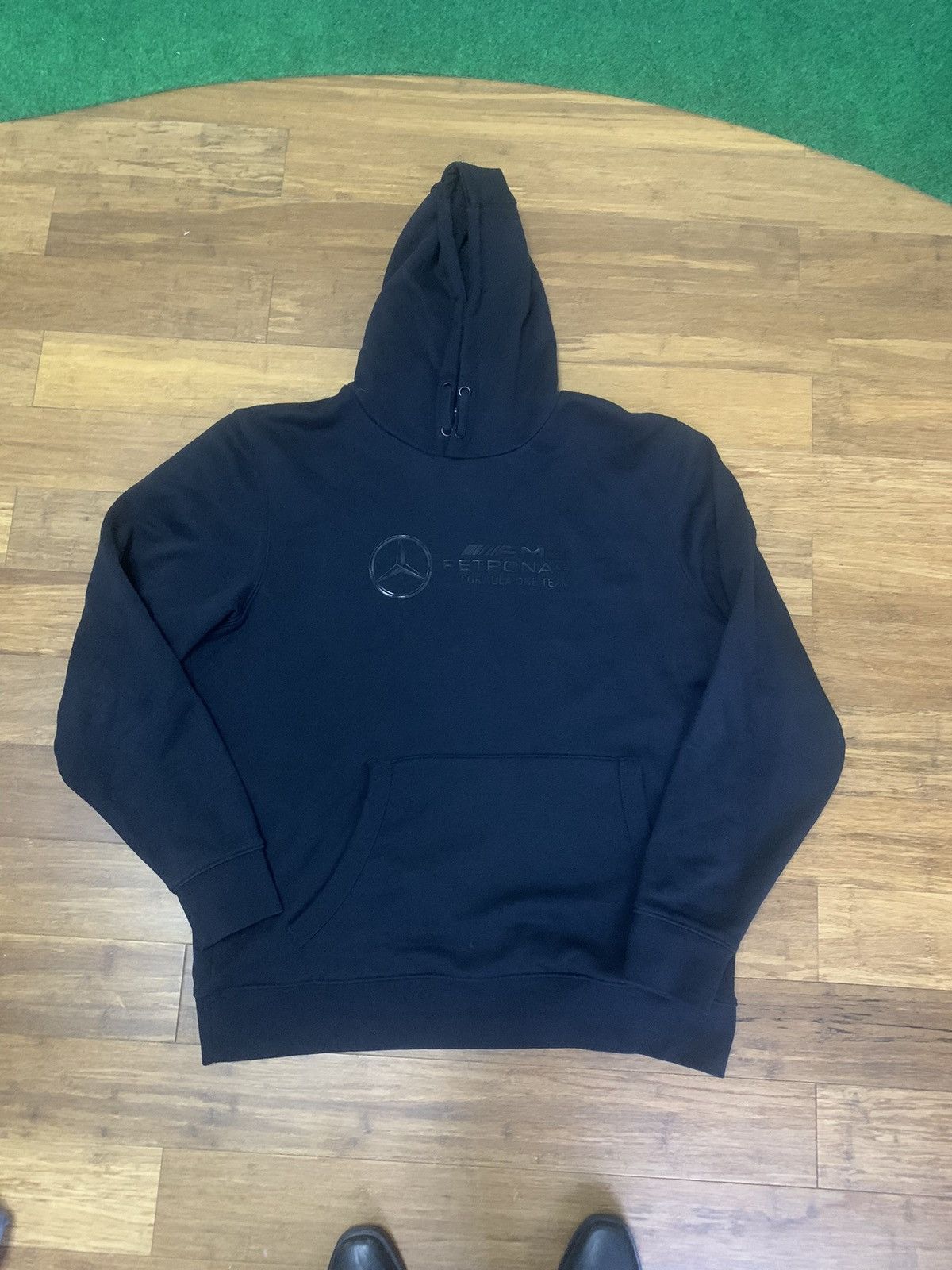 Mercedes-Benz Mercedes AMG Petronas Formula One Hoodie Size US XL / EU 56 / 4 - 1 Thumbnail