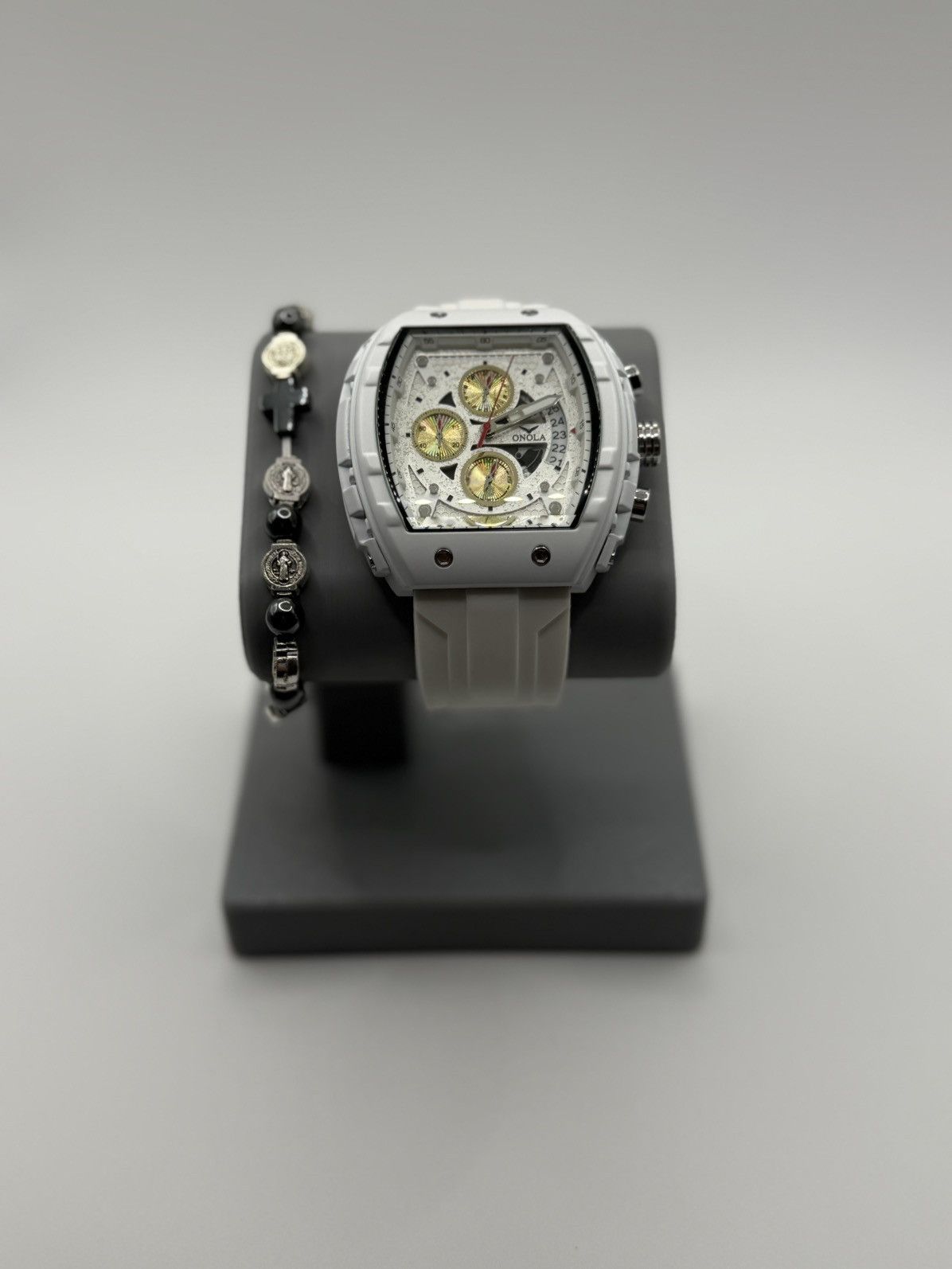Vintage Cream White 2pc | Luxurious Watches for Men Size ONE SIZE - 1 Thumbnail