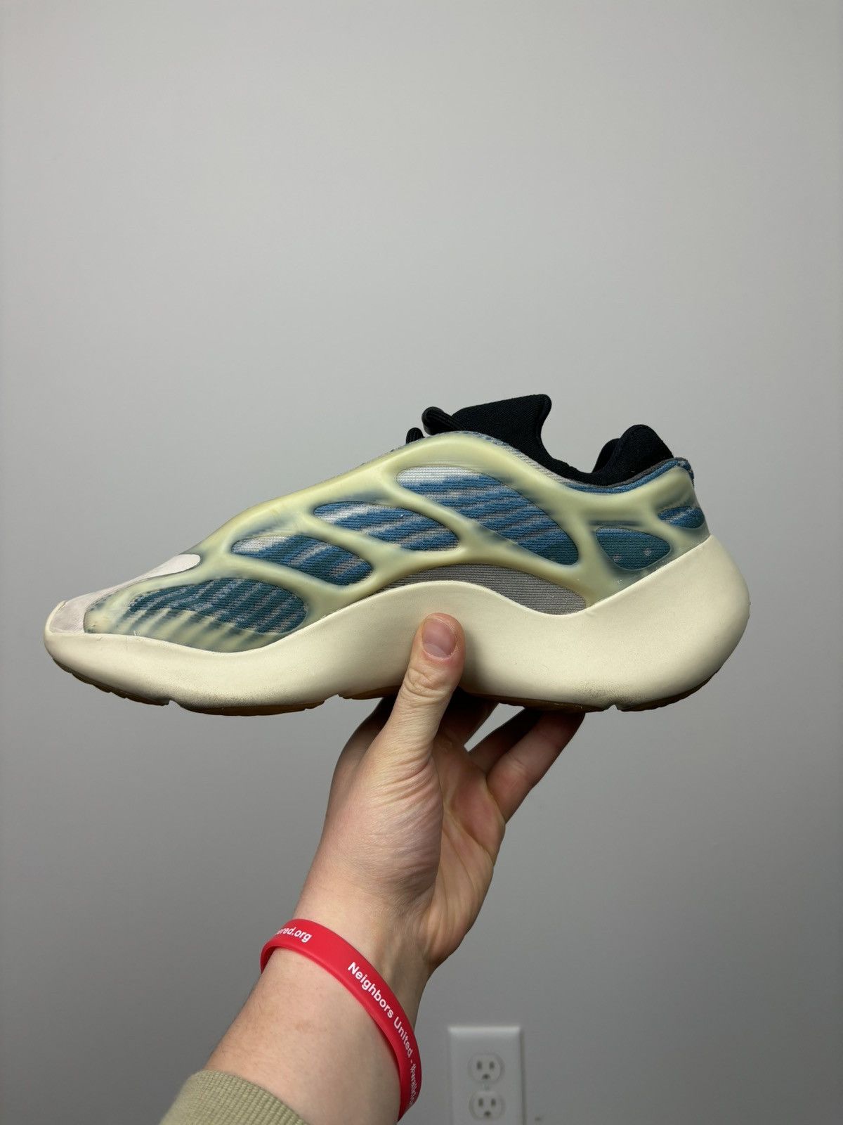 Adidas Adidas yeezy 700 v3 kyanite Size US 8 / EU 41 - 5 Thumbnail