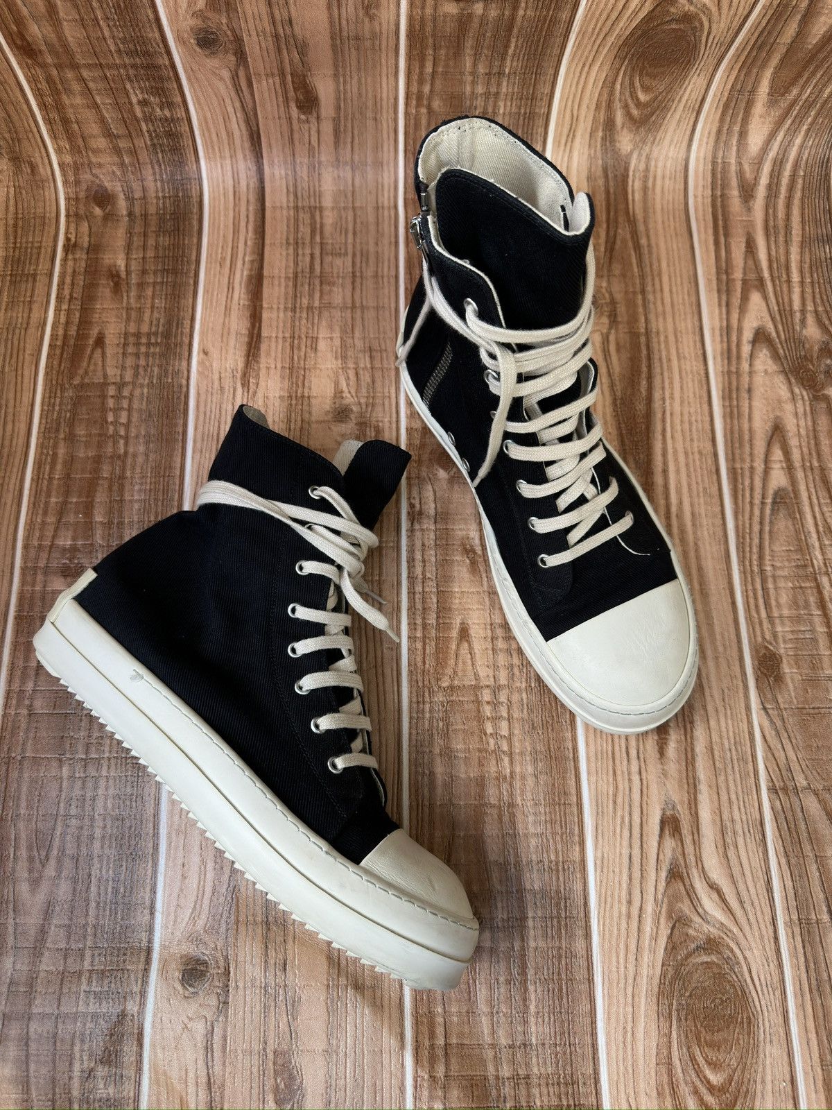 Rick Owens Rick Owens DRSHDW Black Cardboard Hightop Sneakers Size US 10.5 / EU 43-44 - 5 Thumbnail