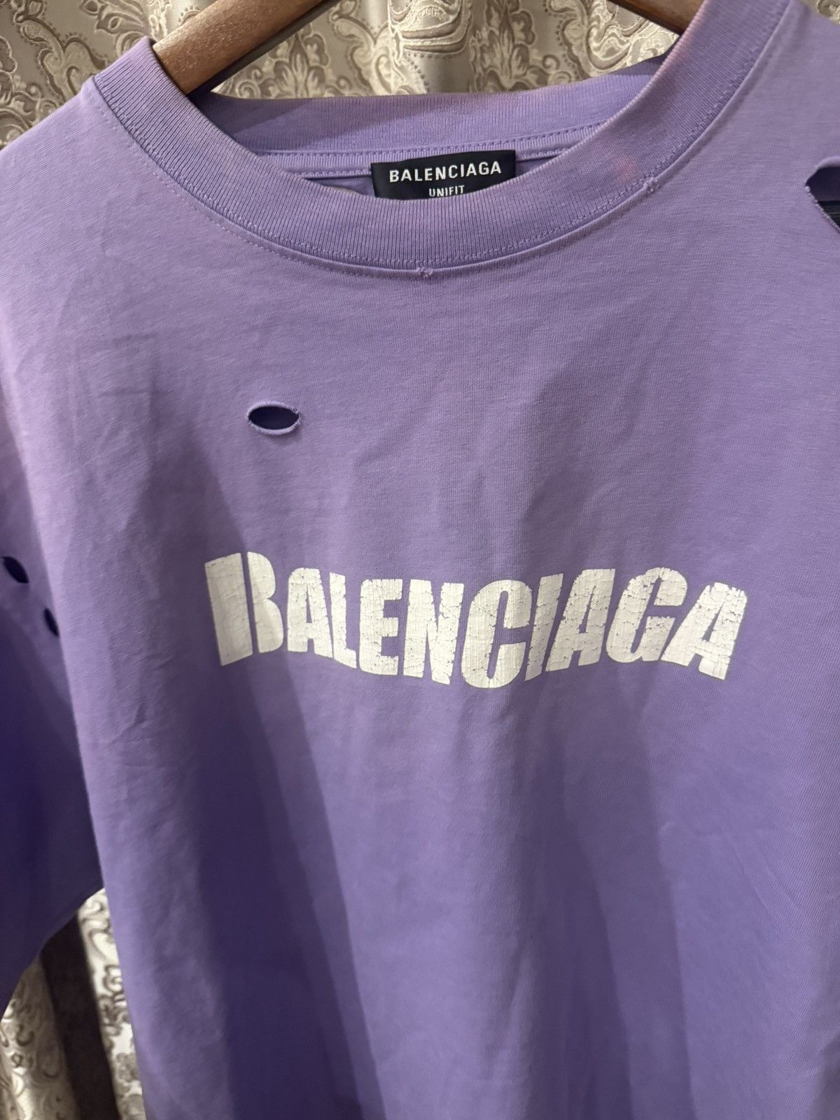 Balenciaga Balenciaga destroyed purple T-Shirt Size US M / EU 48-50 / 2 - 7 Thumbnail