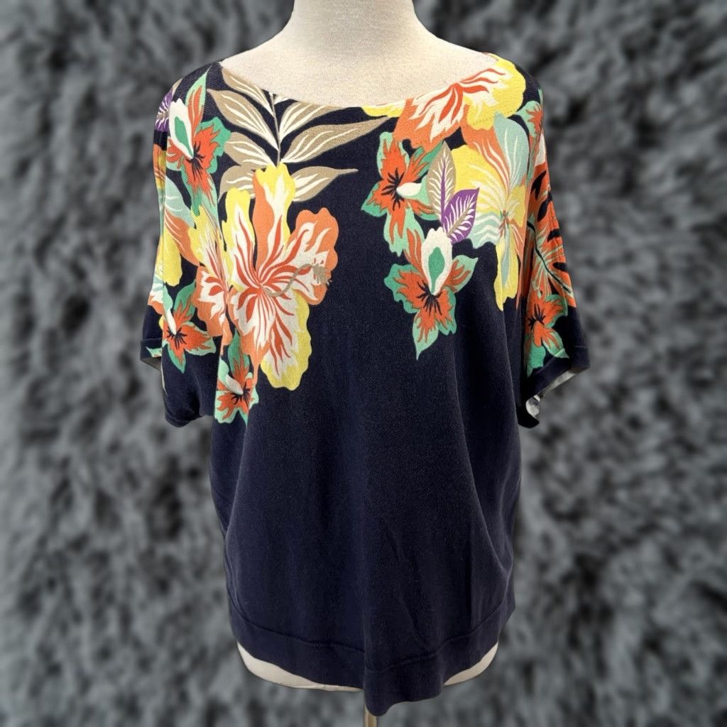 Talbots VINTAGE Talbots Floral Top Shirt Women’s 2X Plus Dolman Sleeve Navy Blue Floral Knit Cotton Dolman Short Sleeve Boat Neck Casual Travel Womens Size XXL / US 16-18 / IT 52-54 - 1 Thumbnail
