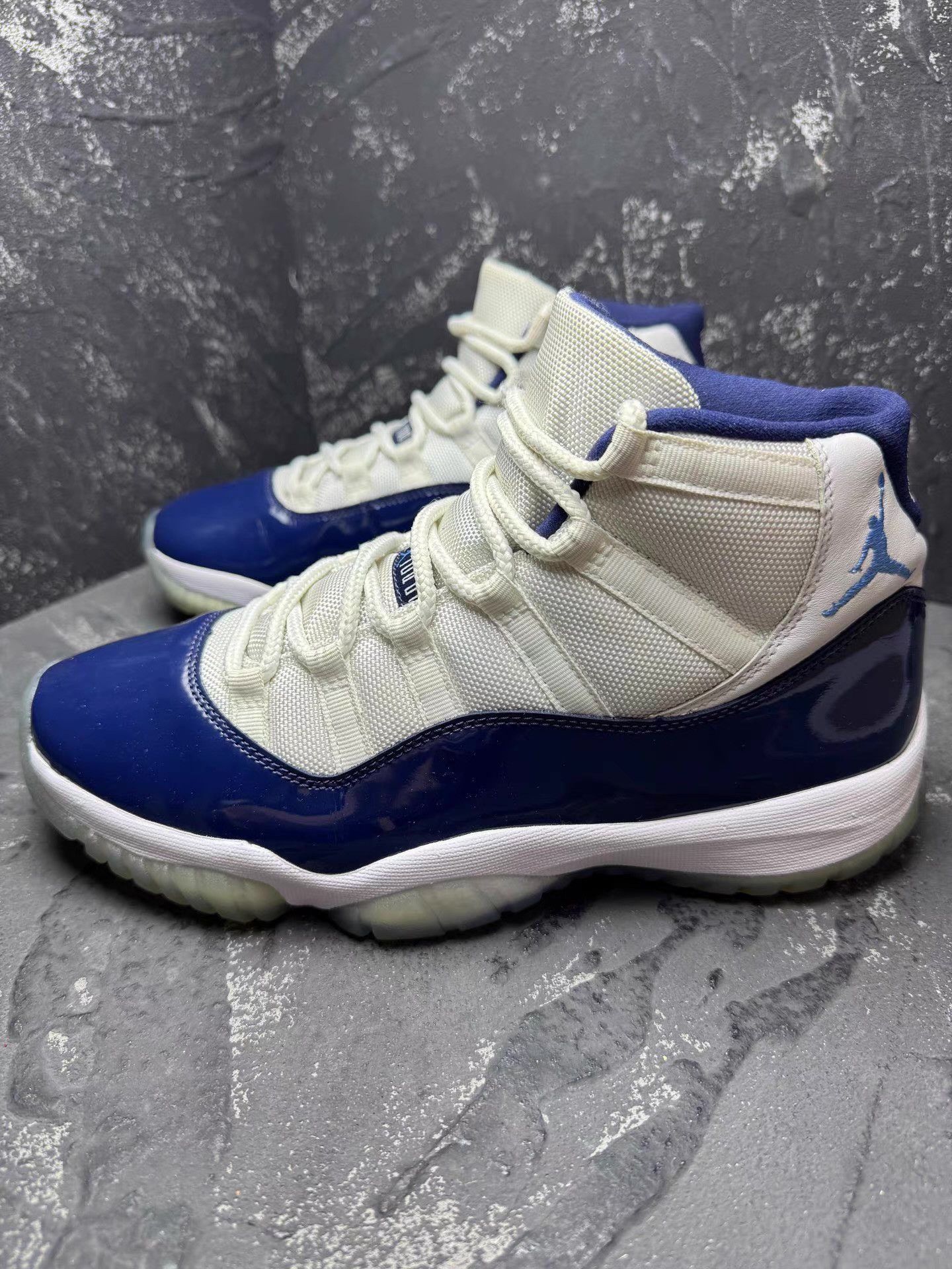 Nike Air Jordan 11 UNC White & Blue Q10 Size US 9.5 / EU 42-43 - 7 Thumbnail