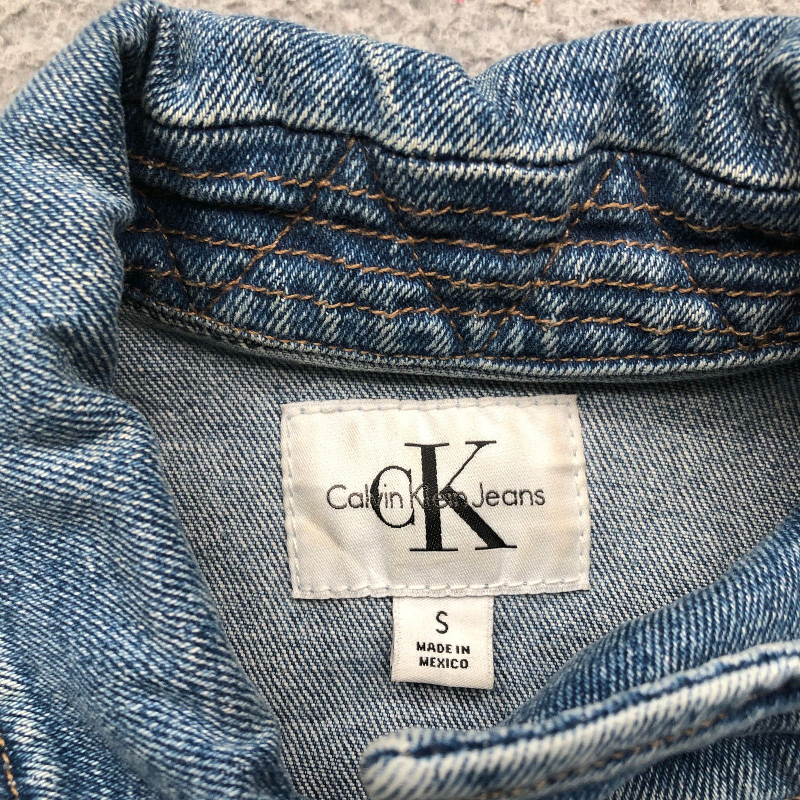 Calvin Klein Calvin Klein Light Wash Trucker Jean Jacket Women Small Size S / US 4 / IT 40 - 3 Thumbnail