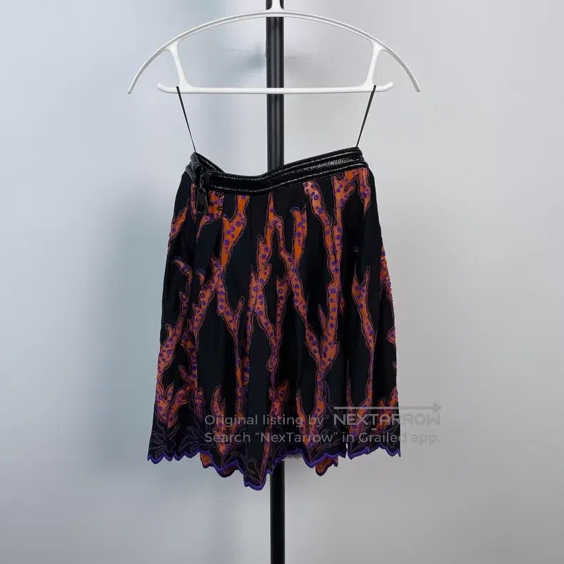 Louis Vuitton Louis Vuitton Black and red polka-dot skirt Size 33" - 3 Thumbnail