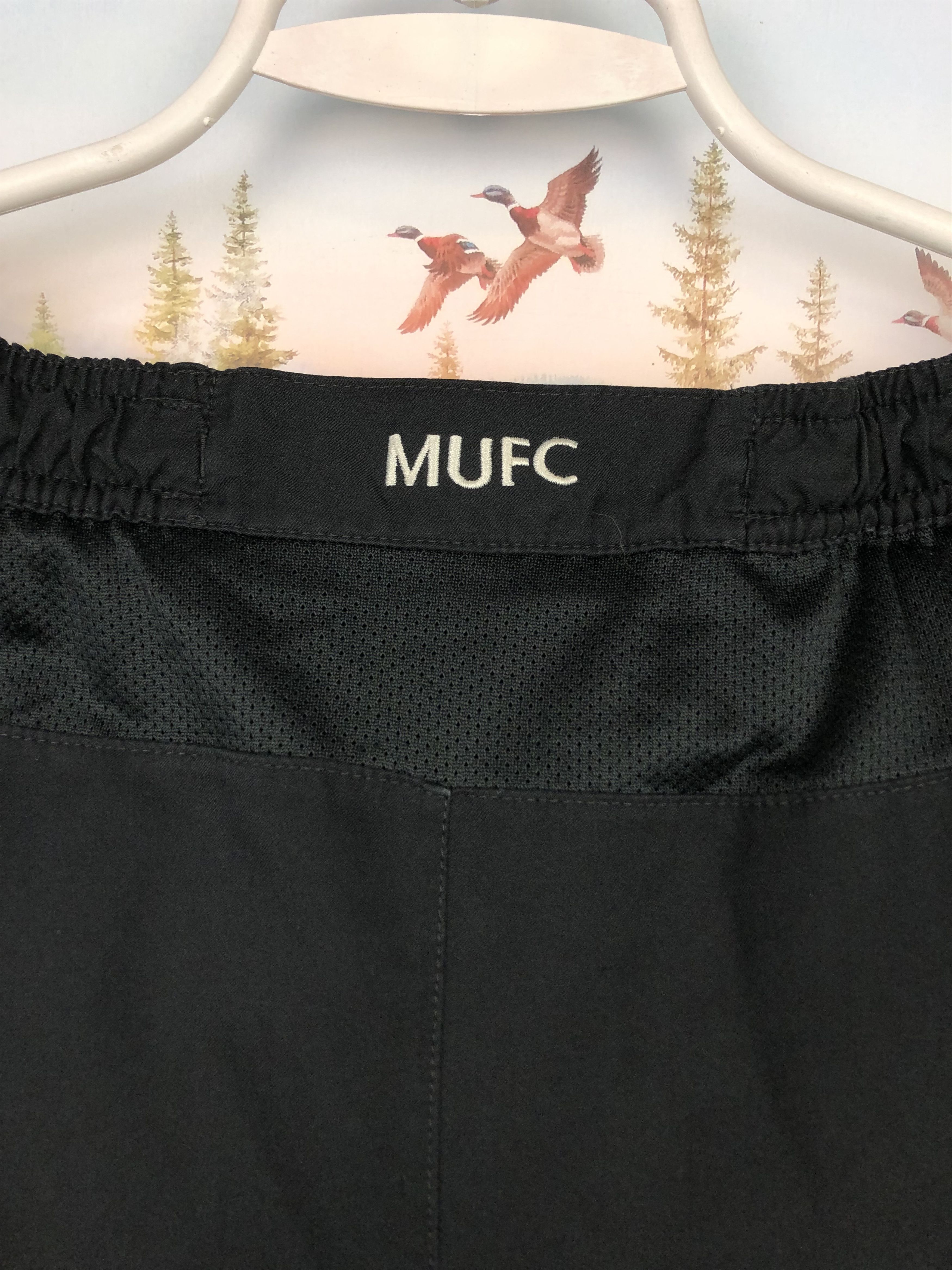 Nike Vintage Nike Manchester United Football Shorts Soccer Size L Size US 36 / EU 52 - 12 Thumbnail