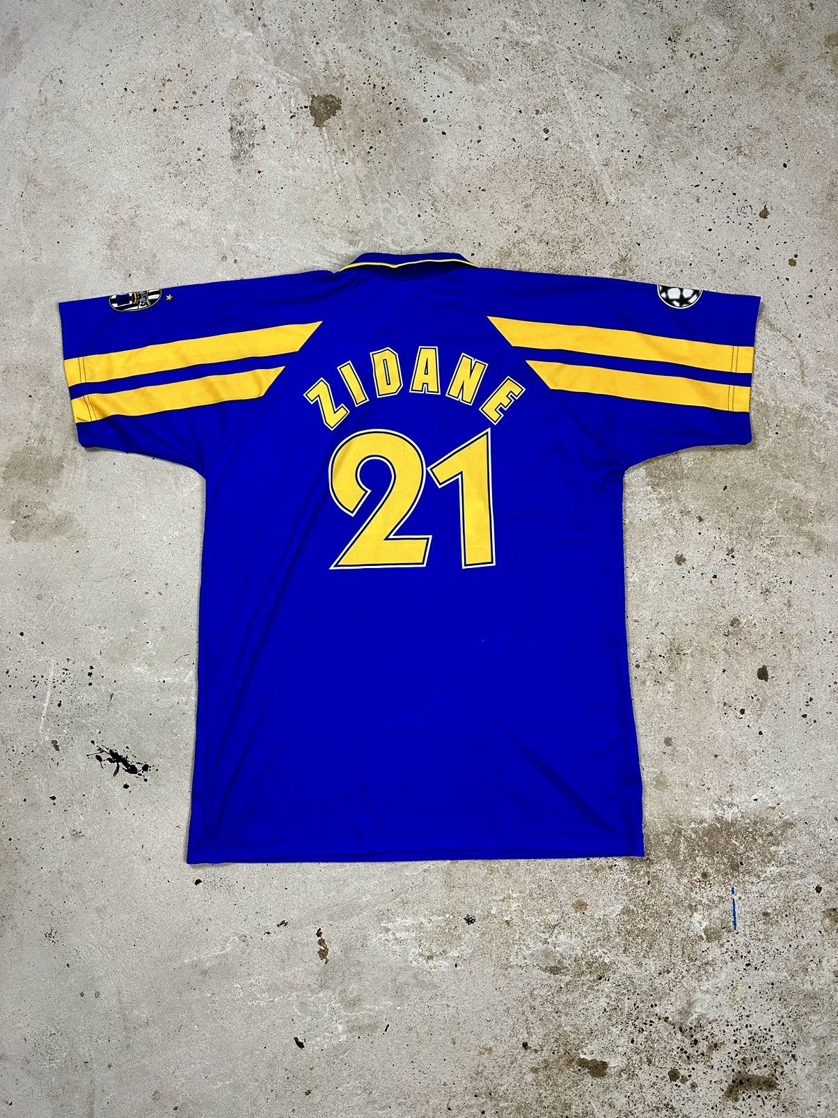Vintage Vintage 90s Juventus Zidane #23 Third Jersey blokecore Size US XL / EU 56 / 4 - 1 Thumbnail