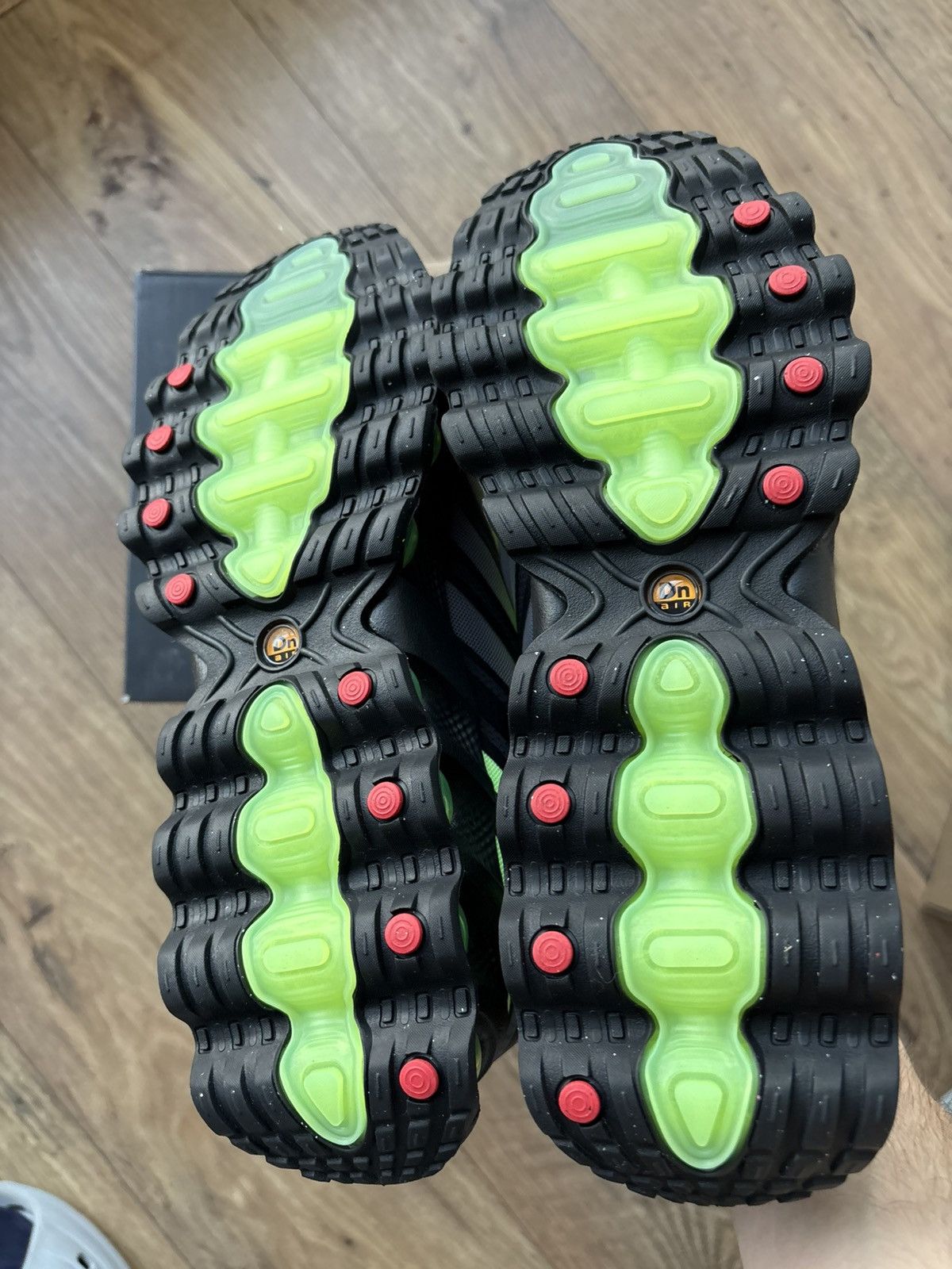 Nike Nike Air Max Dn8 (GS) Size US 7 / EU 40 - 7 Thumbnail