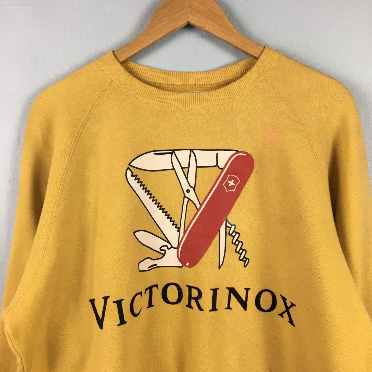 Victorinox Vintage Victorinox Mustard Crewneck Size US L / EU 52-54 / 3 - 4 Thumbnail