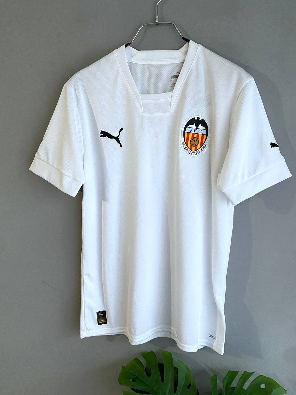 Puma Puma Valencia CF 2022/2023 Home Soccer Jersey, Size M Size US M / EU 48-50 / 2 - 2 Thumbnail