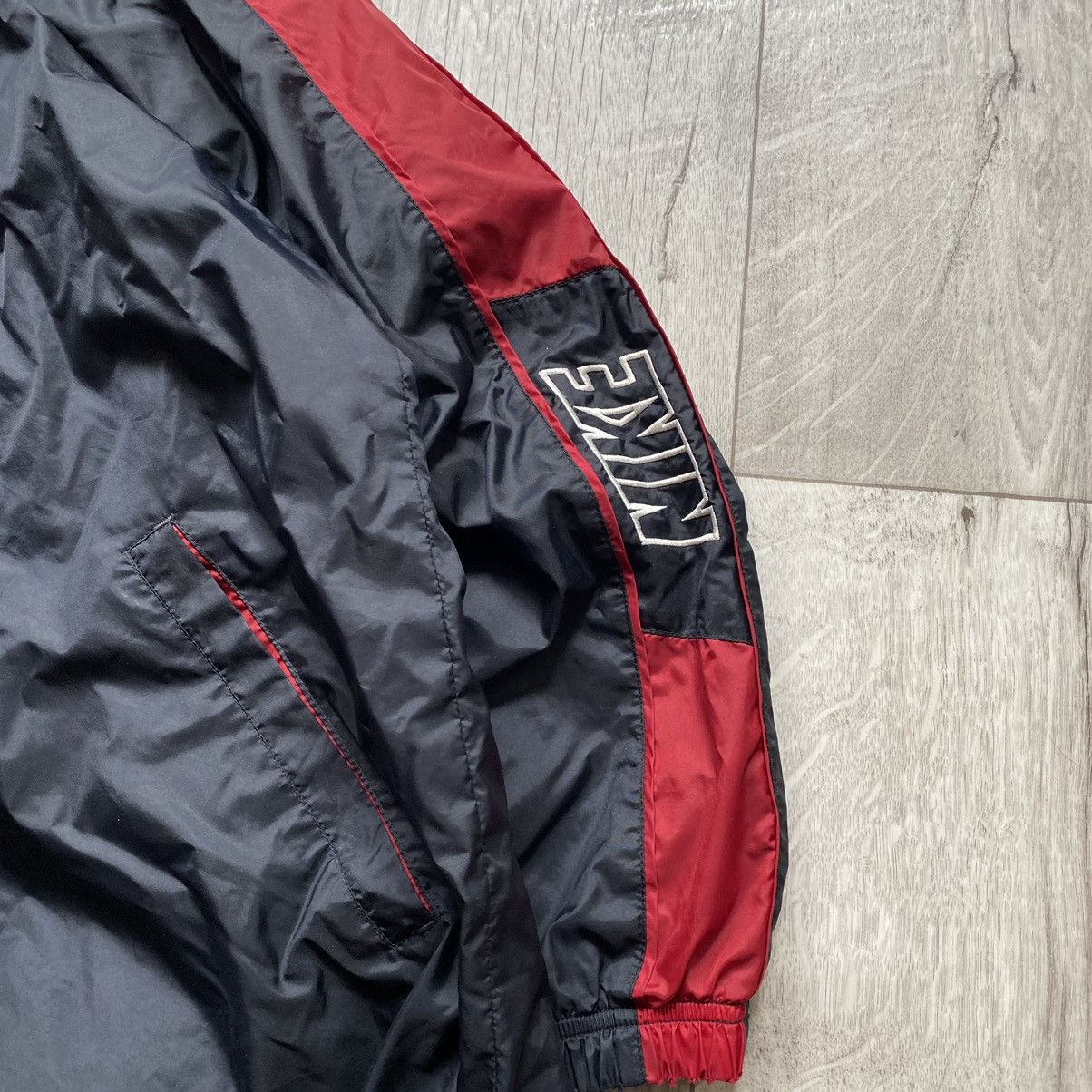 Nike × Vintage NIKE Y2K DRILL BIG LOGO TRACK NYLON JACKET Size US L / EU 52-54 / 3 - 3 Thumbnail