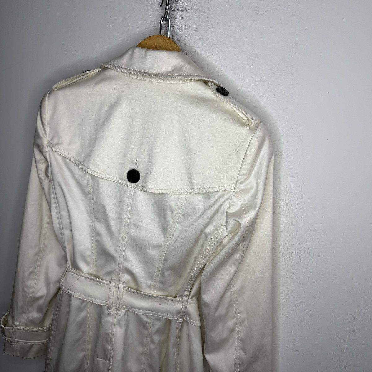 Burberry Burberry Coat Ecru White Belted Avant Garde Double Breasted Size S / US 4 / IT 40 - 8 Thumbnail