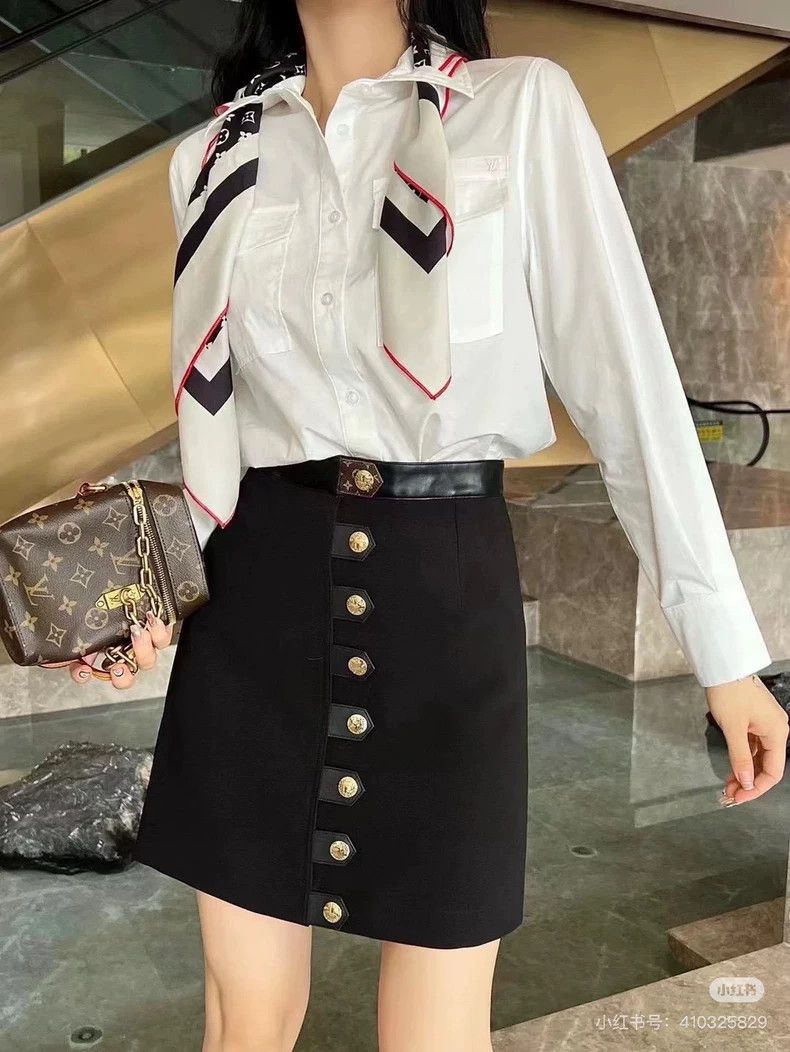 Louis Vuitton Louis Vuitton Single-breasted solid skirt 2503-Nextarrow Size 35" - 7 Thumbnail
