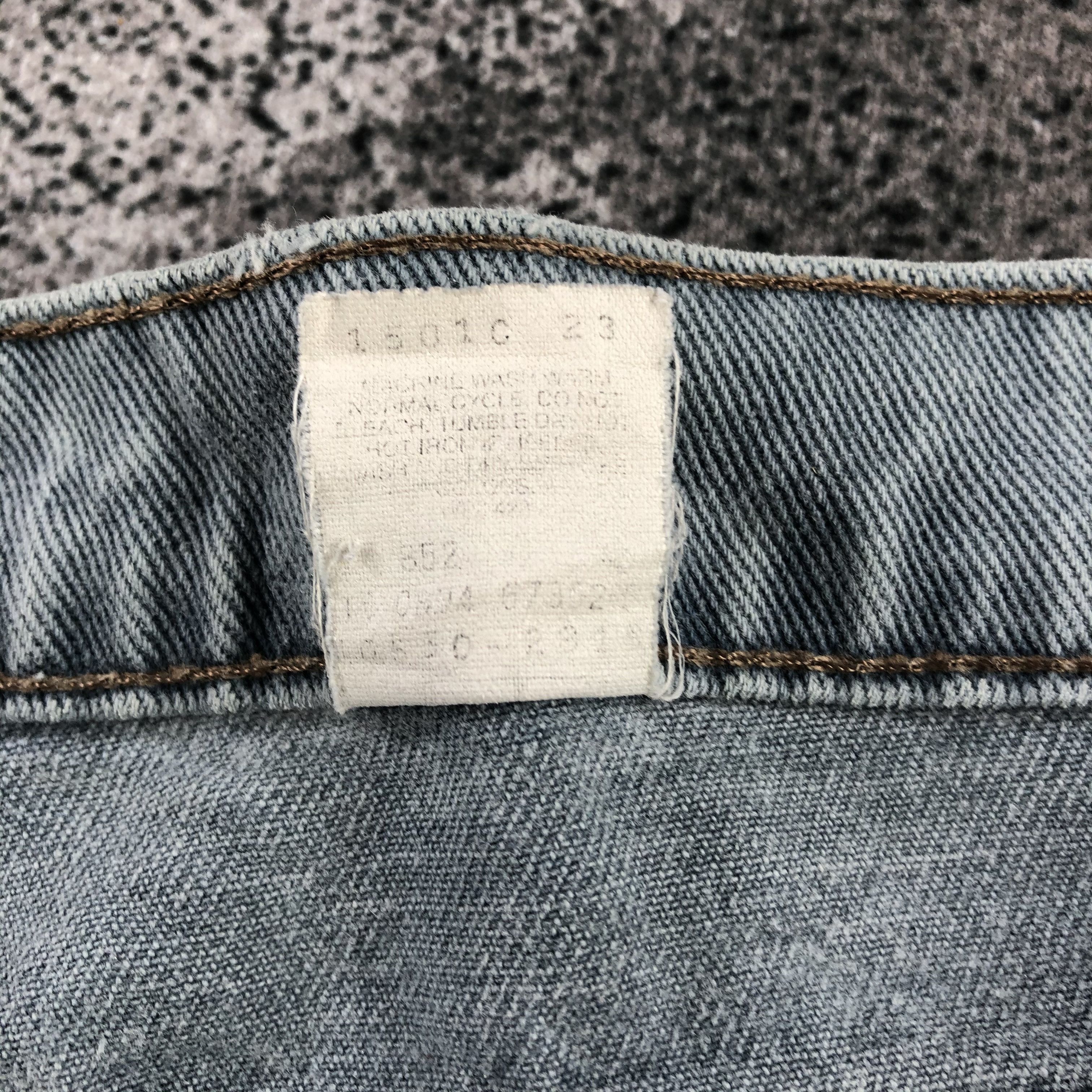Levi's Vintage 90s Levi's 550 Jeans Dirty Blue Wash Denim KJ1046 Size US 36 / EU 52 - 17 Thumbnail