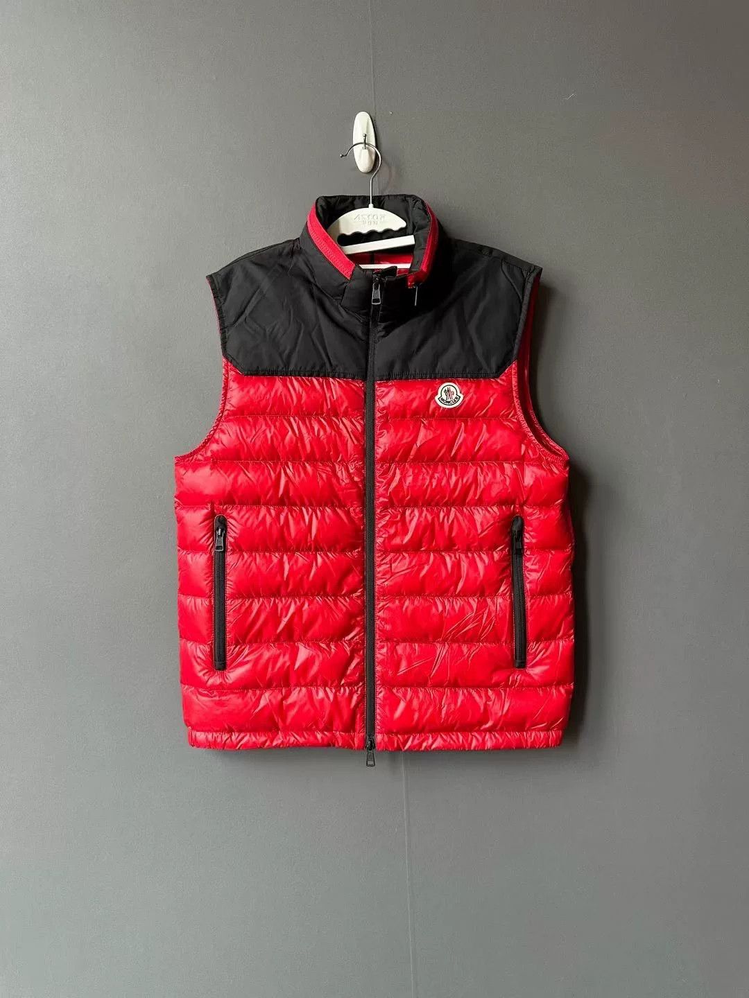 Moncler Moncler Red Black Quilted Down Vest Size US M / EU 48-50 / 2 - 1 Thumbnail