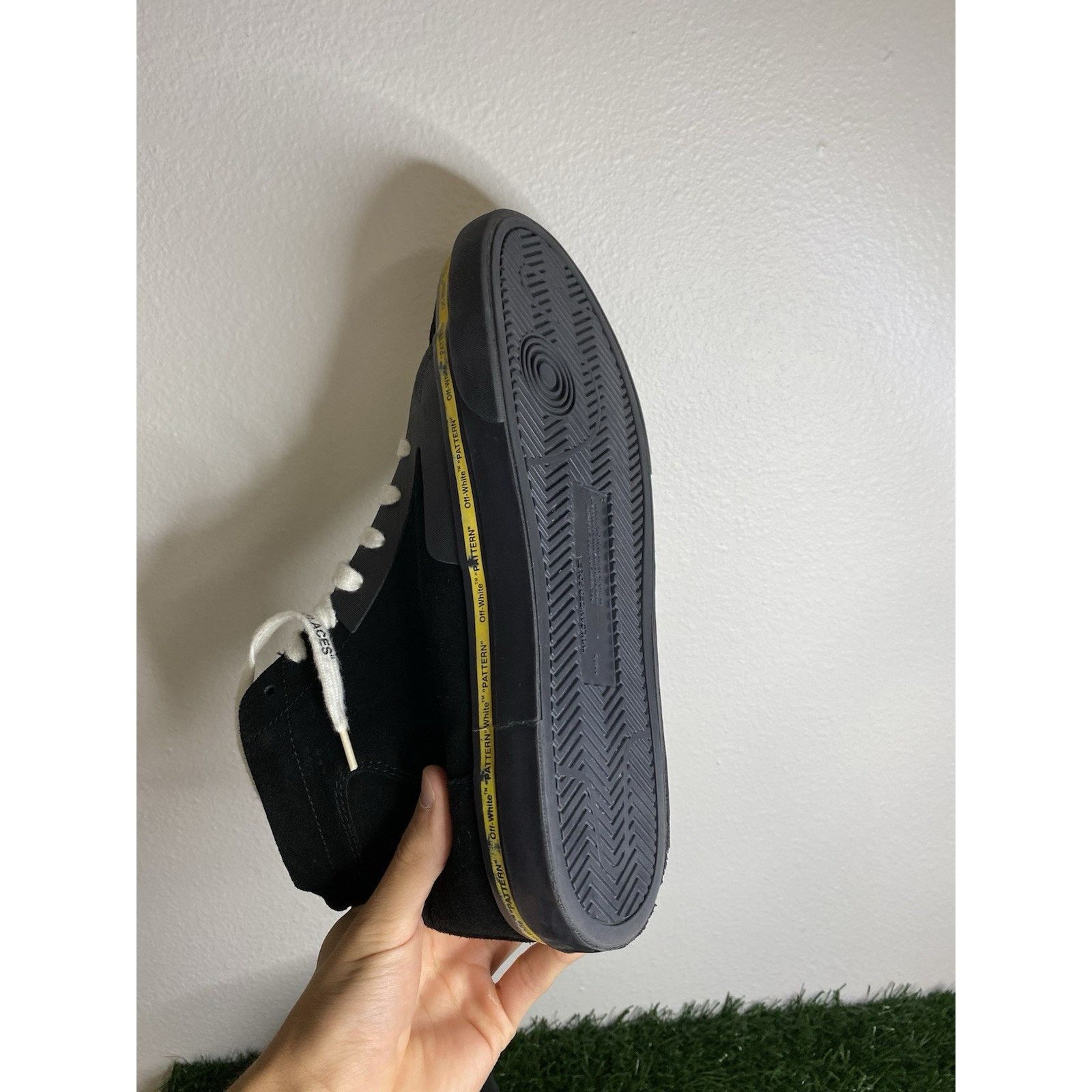 Off-White Off-White Vulc Sneaker Mid 'Black' | Size 43 EU ( 10 us ) Size US 10 / EU 43 - 11 Thumbnail