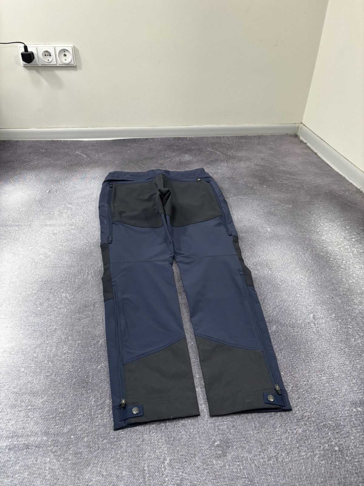 Haglofs Haglofs Women’s Rugged Standard Outdoor Hiking Pants Size 30" / US 8 / IT 44 - 14 Thumbnail