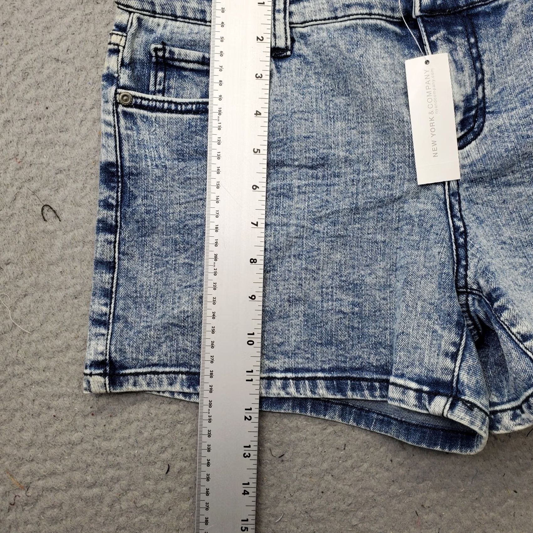 Vintage New York & Company Montauk Jean Shorts Womens Size 6 Blue Denim Stretch Lower Waist Casual Summer 5-Pocket Womens Size 28" / US 6 / IT 42 - 3 Thumbnail