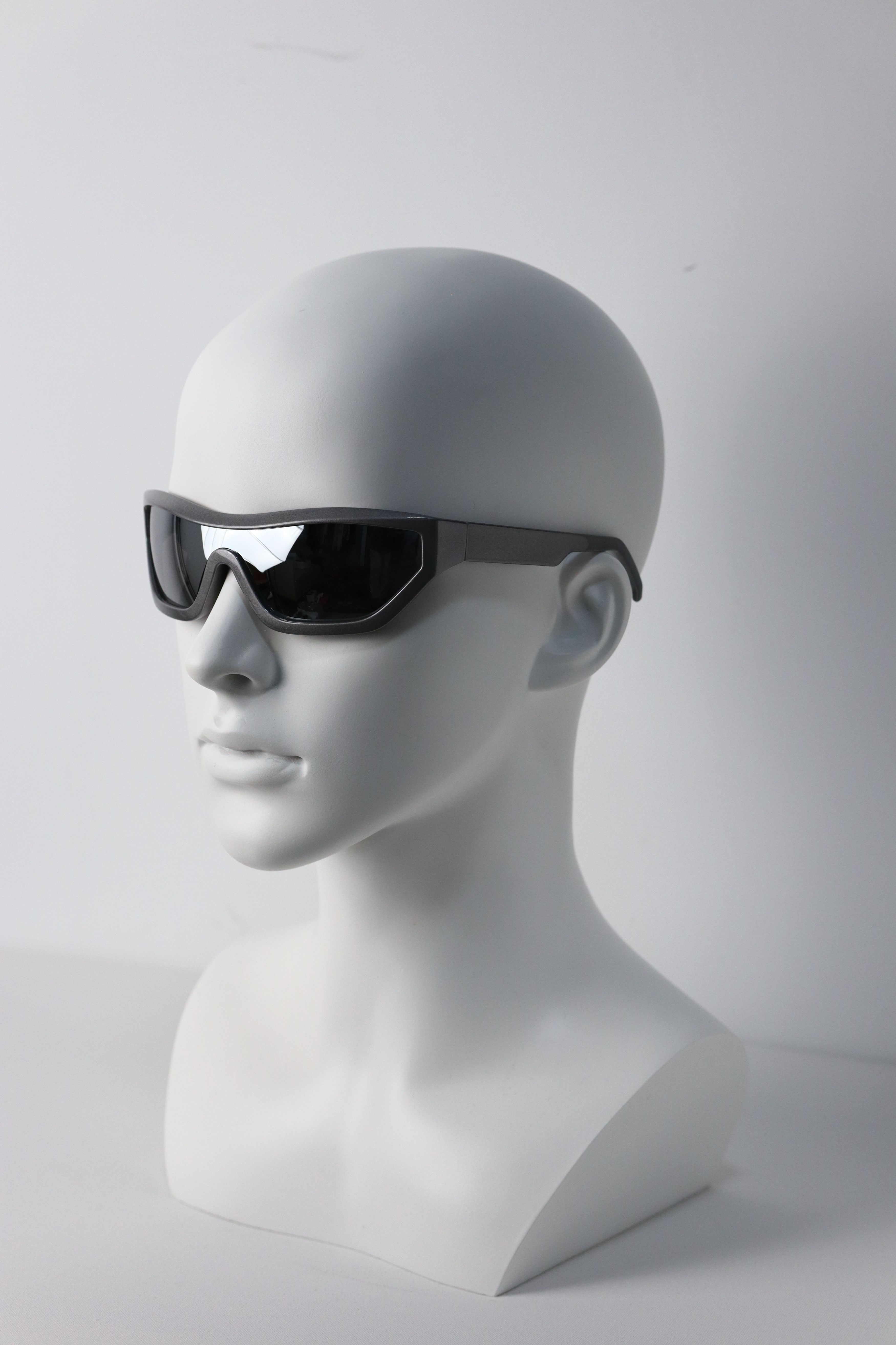 Japanese Brand Y2k Avant Garde Futuristic Rectangle Silver Sunglasses OS Size ONE SIZE - 2 Thumbnail