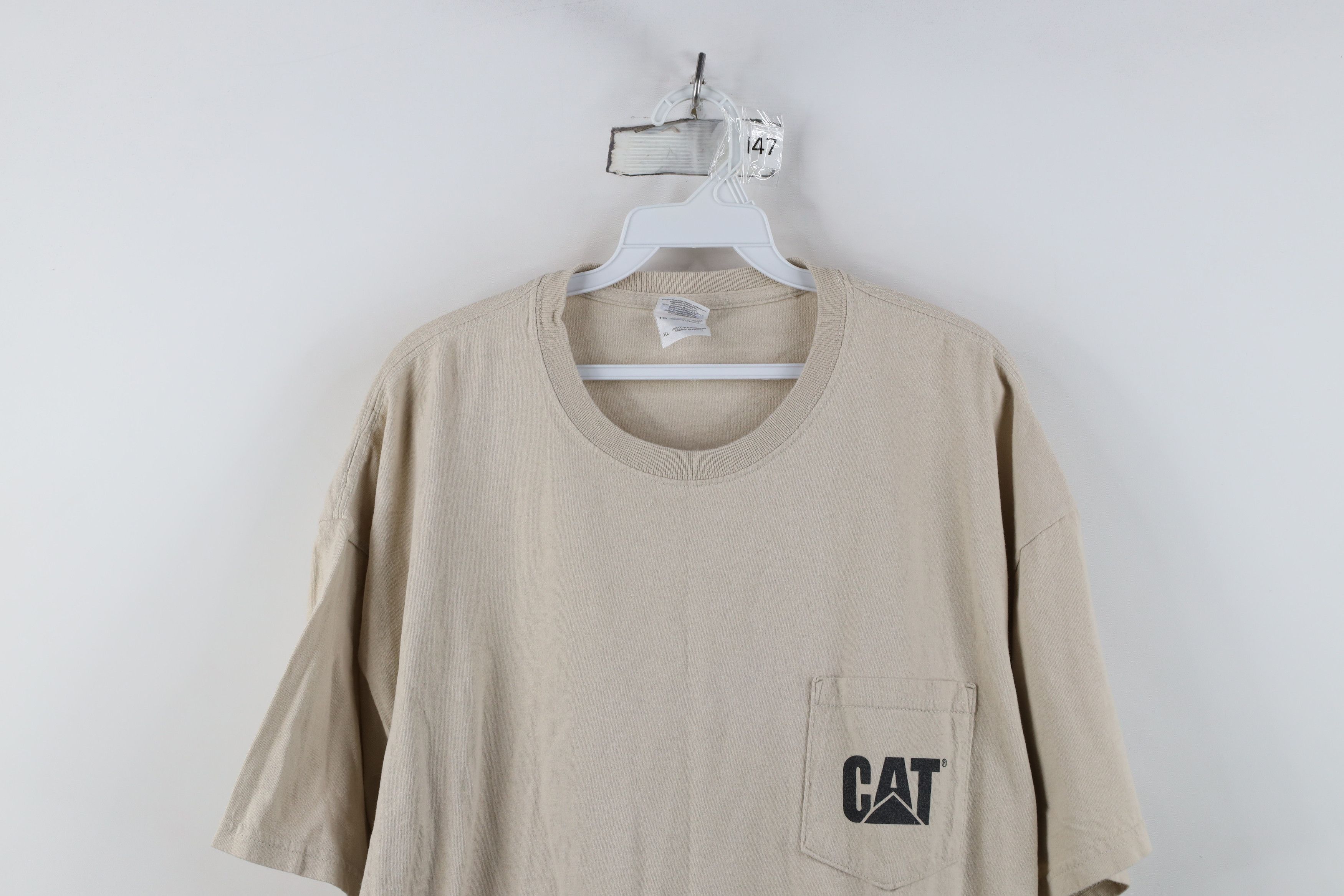 Gildan Vintage Y2K Cat Caterpillar Spell Out Pocket T-Shirt Beige Size US XL / EU 56 / 4 - 2 Thumbnail