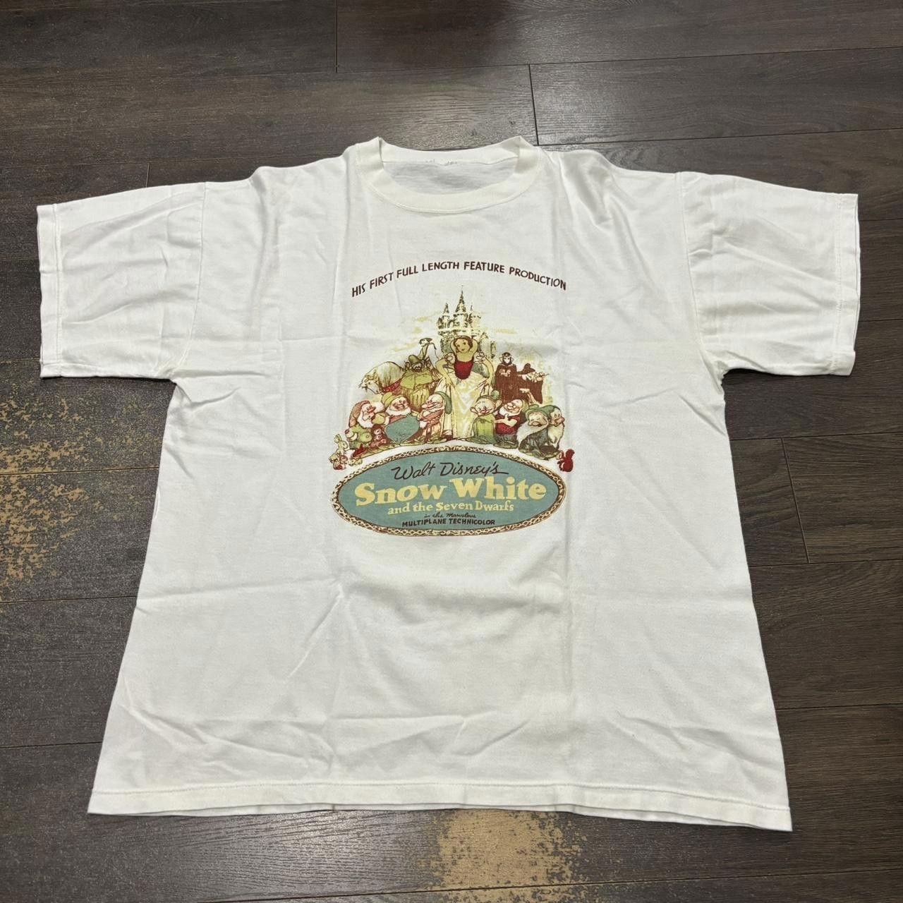 Designer vintage Snow White and the seven dwarves t shirt 00s L Size US L / EU 52-54 / 3 - 2 Thumbnail