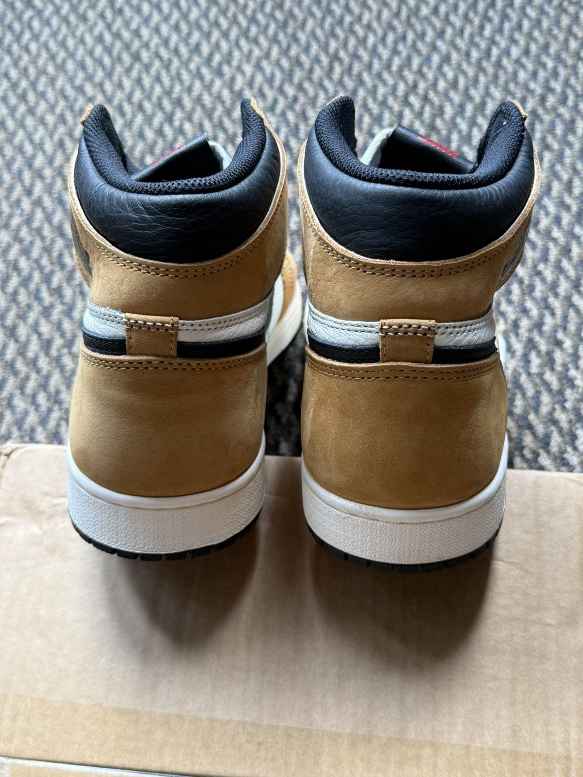 Jordan Brand Jordan 1 Retro High Rookie of the Year Sample Size US 11 / EU 44 - 5 Thumbnail