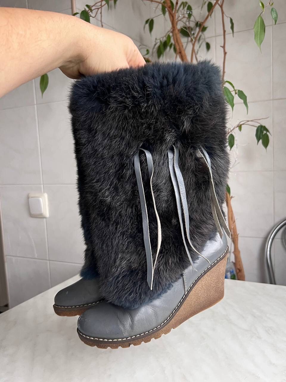 Yeti Fur Yeti Vintage Winter High Platform Boots Y2K 2000s FUR Size US 7 / IT 37 - 14 Thumbnail