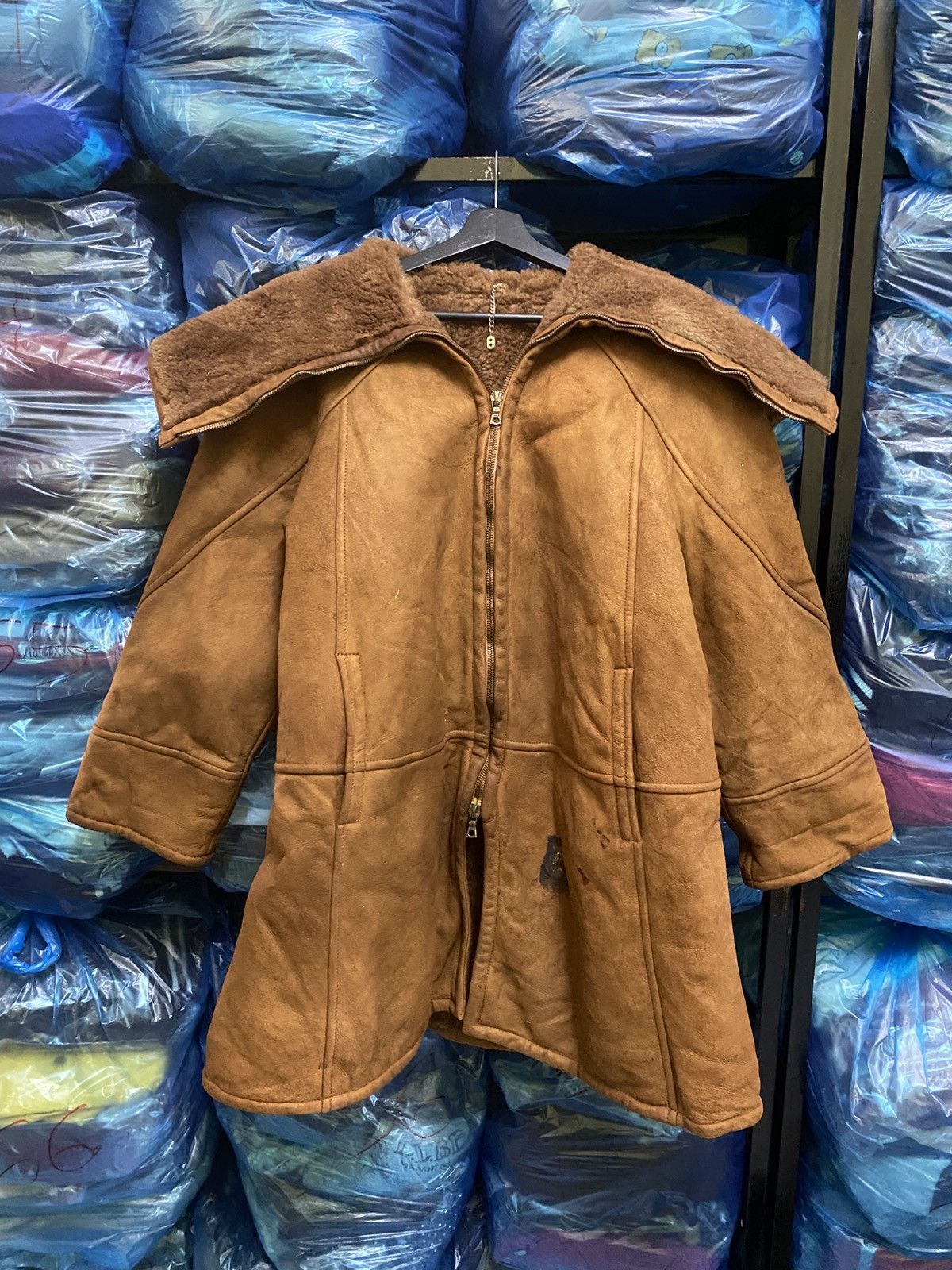 Other Vintage Shearling Leather Coat Made in Italy – Distressed Size US M / EU 48-50 / 2 - 3 Thumbnail