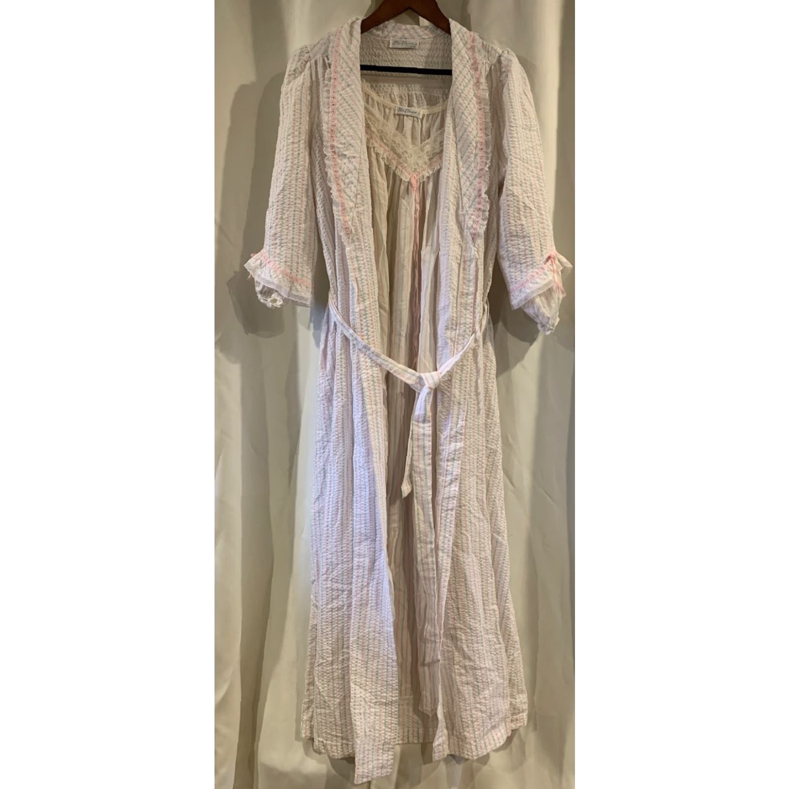 Vintage VINTAGE Miss Elaine Set Long Nightgown & Robe Size Small Pink 1960s Glamorous Womens Nightwear Shes? Size ONE SIZE - 2 Thumbnail