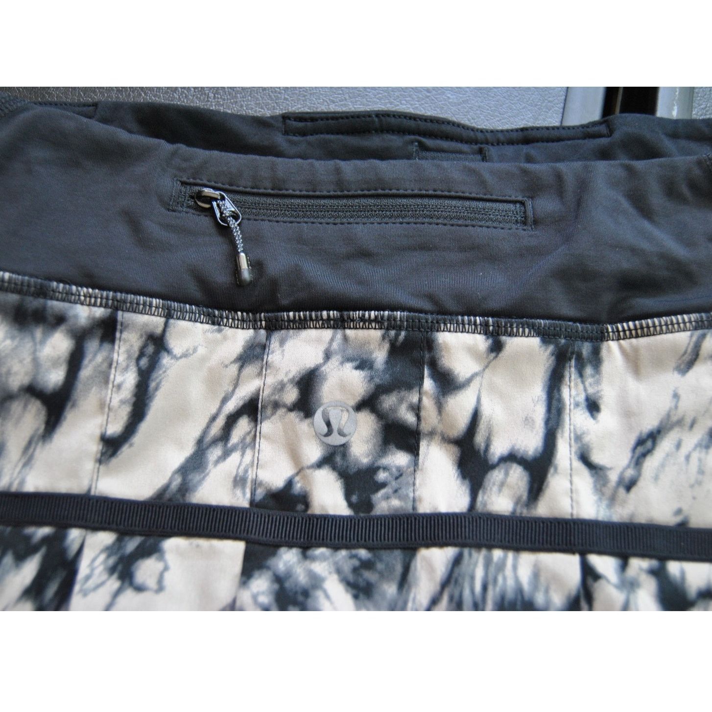 Lululemon Lululemon Skirt Black White Size: 6 Size 28" / US 6 / IT 42 - 5 Thumbnail