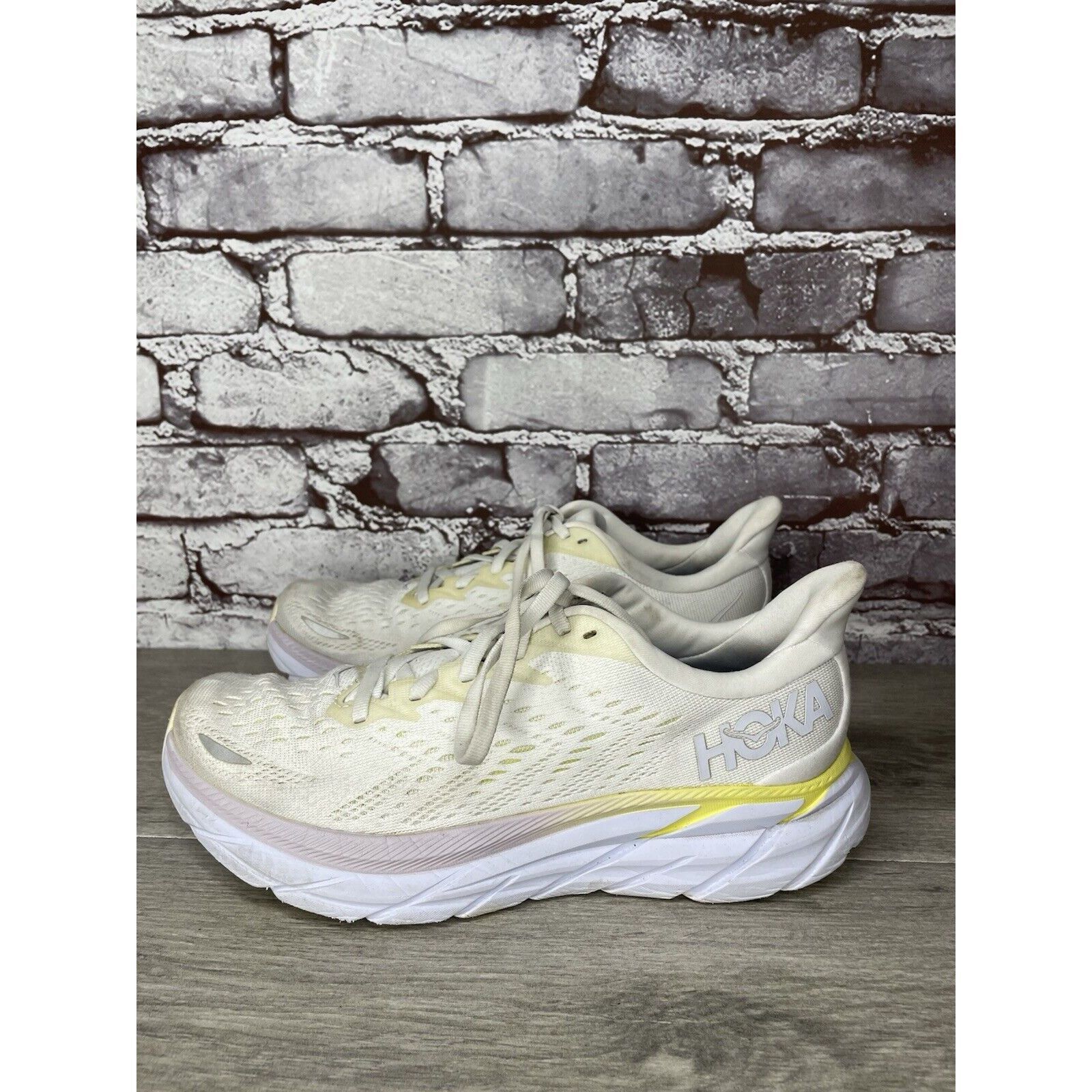 Hoka Hoka One One Clifton 8 1119394 BDBBW White Yellow Running Sn Size US 8 / IT 38 - 1 Thumbnail