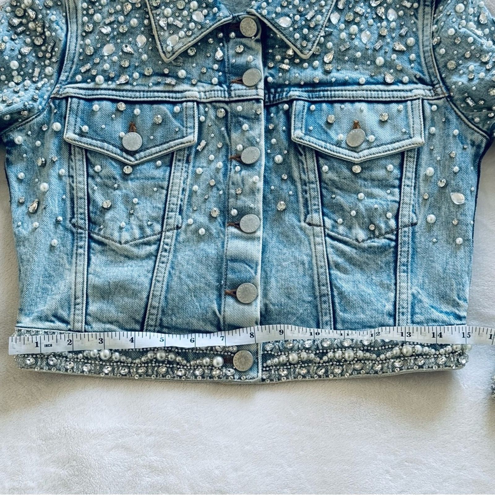 Alice + Olivia NWOT! Alice + Olivia Nelson Embellished Denim Jacket Size XS Size XS / US 0-2 / IT 36-38 - 16 Thumbnail