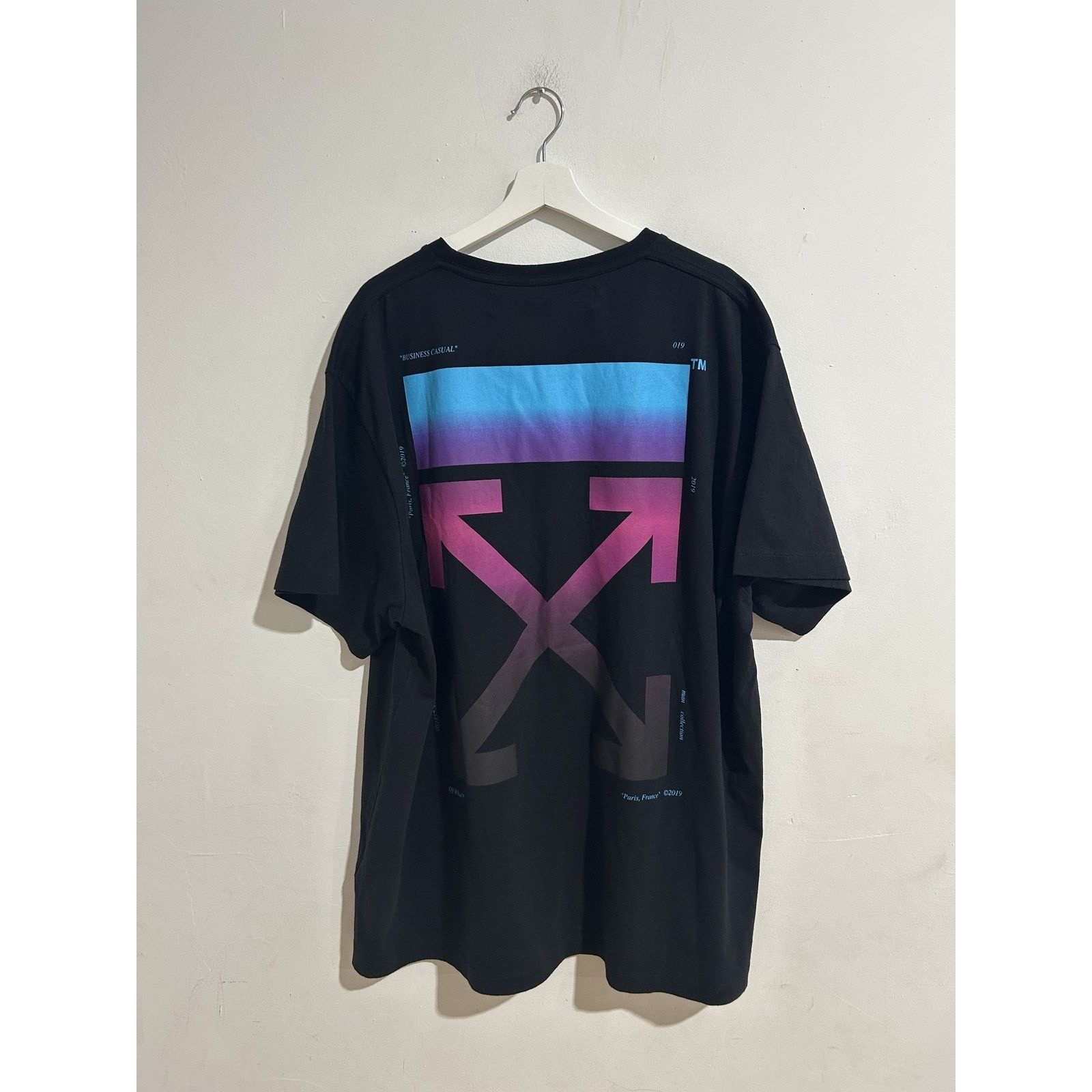 Off-White OFF-WHITE BUSINESS CASUAL ARROW TEE PREOWNED SIZE LARGE Size US L / EU 52-54 / 3 - 3 Thumbnail