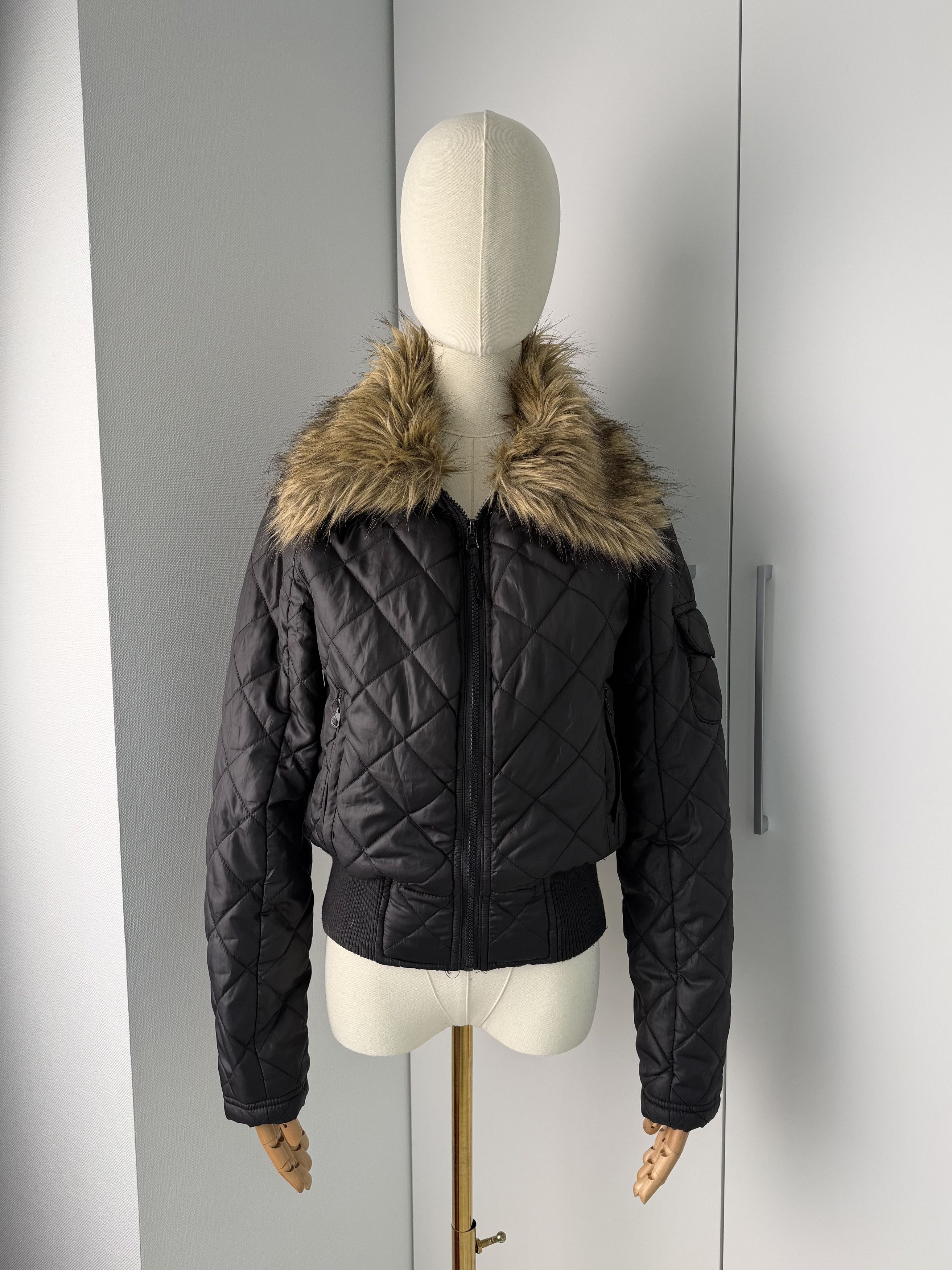 Vintage Vintage Black Quilted Bomber Jacket With Faux Fur Collar Y2K Size S / US 4 / IT 40 - 1 Thumbnail