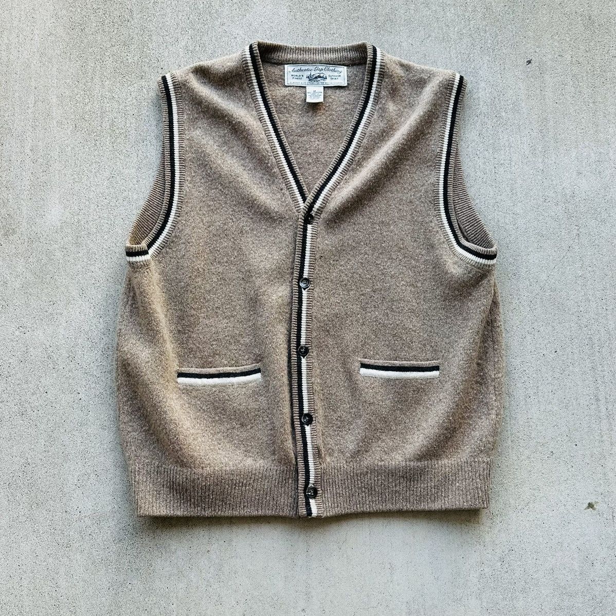 Gap Vintage Authentic Gap Clothing Lambswool Sweater Vest Medium Size US M / EU 48-50 / 2 - 1 Thumbnail