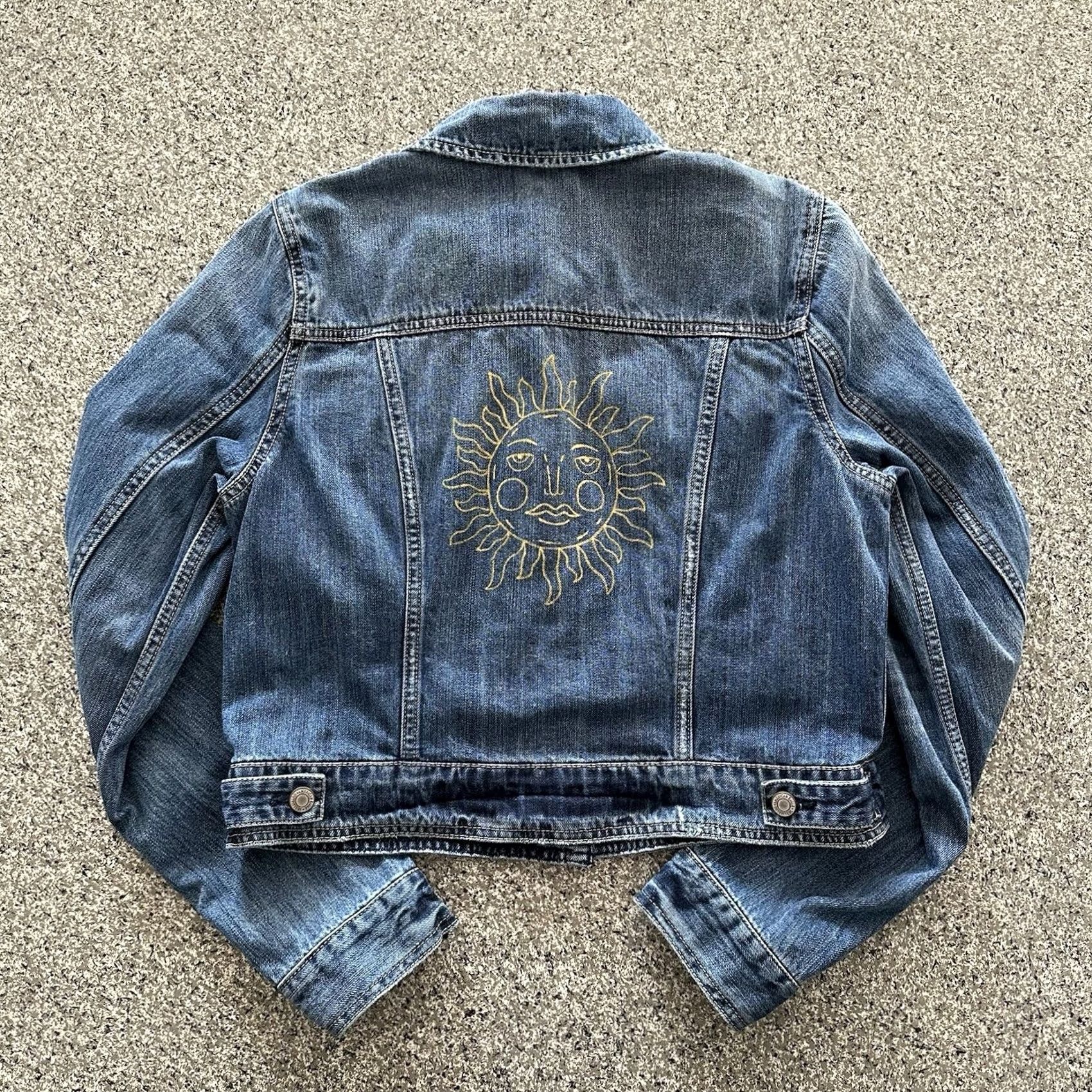American Eagle Outfitters VINTAGE American Eagle Outfitters Denim Jacket Women’s L AE Trucker Jean Sun Face Print Jacket Size 36" / US 14 / IT 50 - 4 Thumbnail