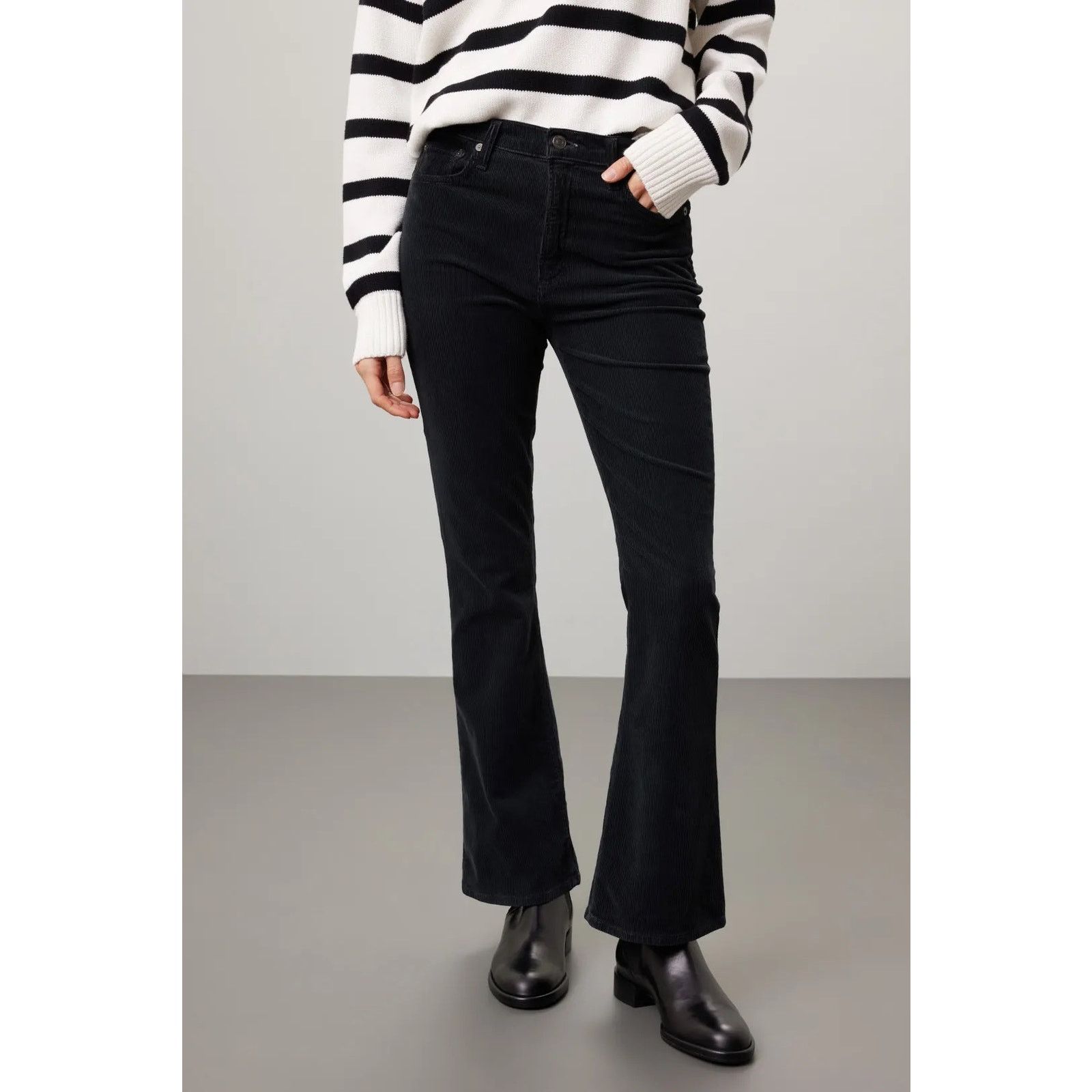 Citizens Of Humanity RTR Citizens of Humanity Sz 27 (4) Kick Flared Corduroy Jean Size 27" / US 4 / IT 40 - 1 Thumbnail