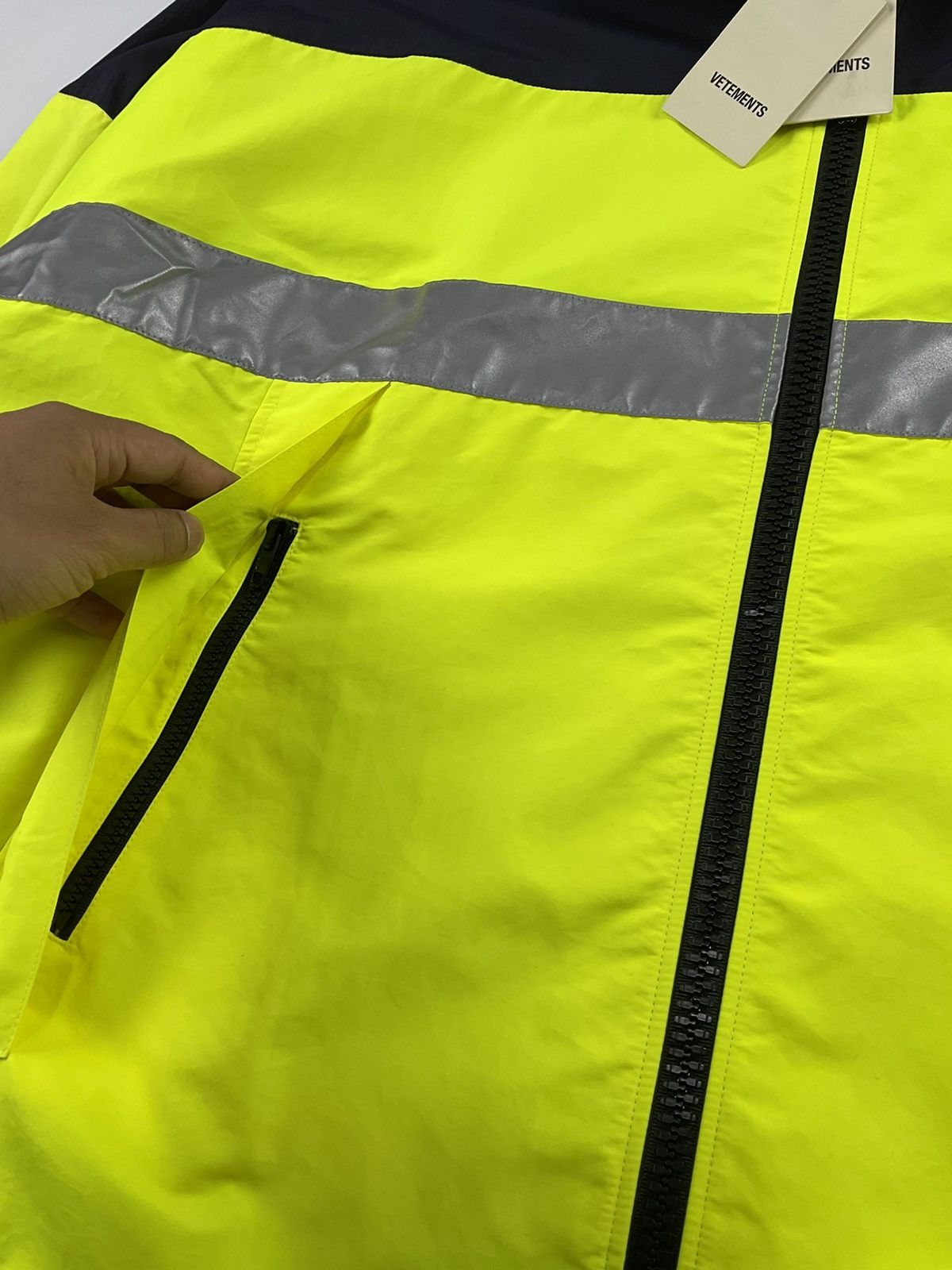 Vetements Vetements F/W'19 Hi Vis Anarchy Parka Jacket Size US M / EU 48-50 / 2 - 7 Thumbnail